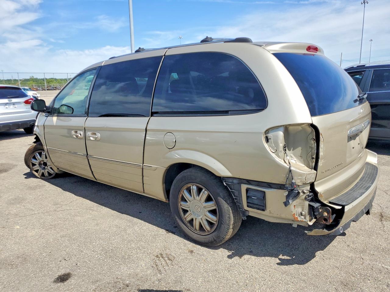 2005 Chrysler Town & Country Limited Beige vin: 2C8GP64L55R229609