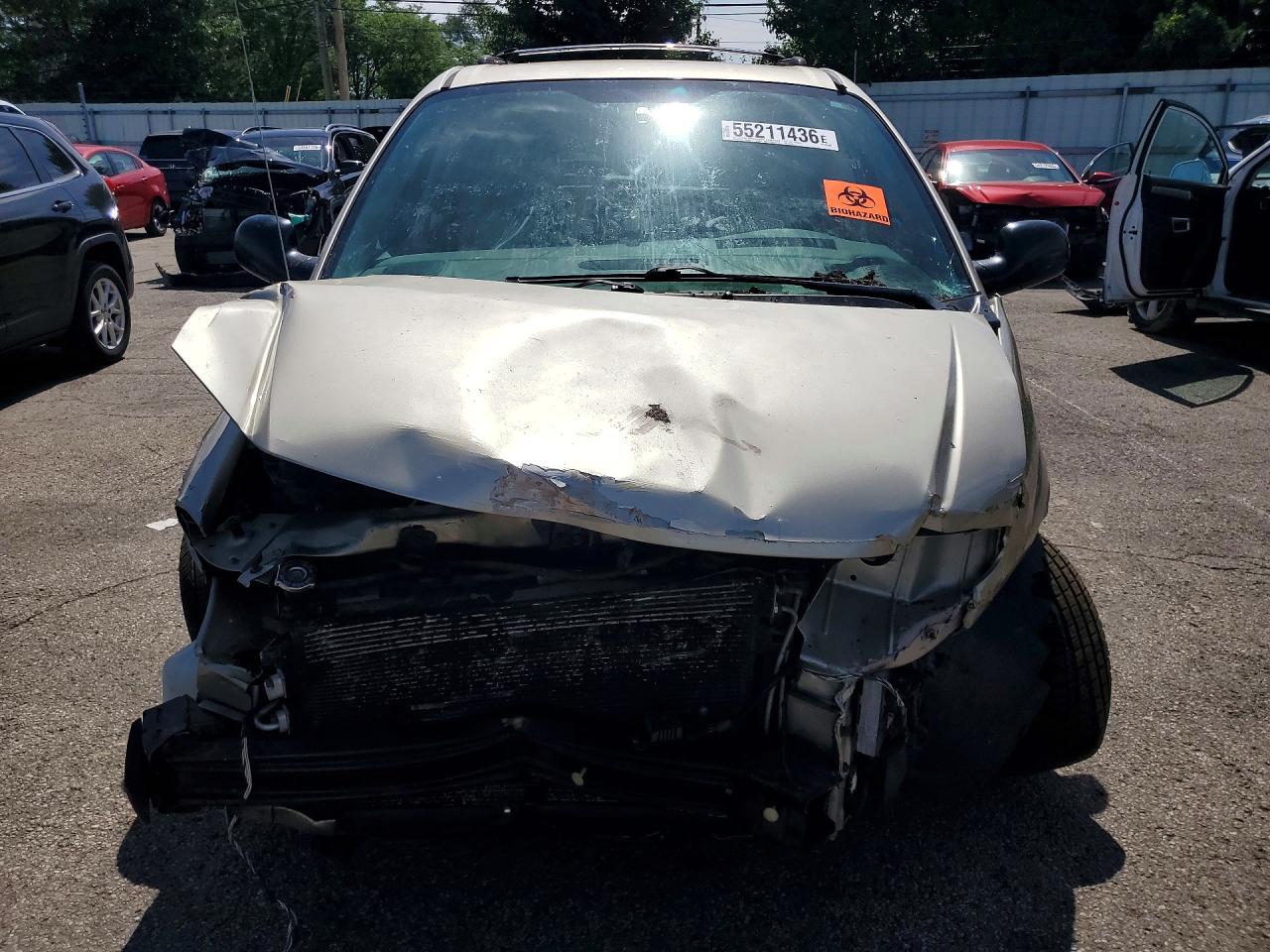 2005 Chrysler Town & Country Limited Beige vin: 2C8GP64L55R229609