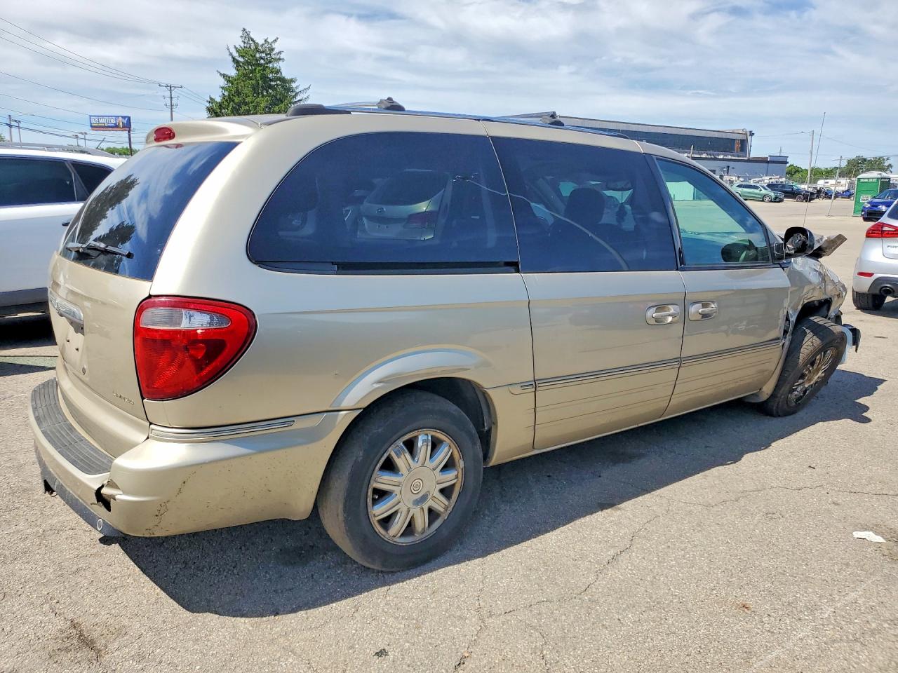 2005 Chrysler Town & Country Limited Beige vin: 2C8GP64L55R229609