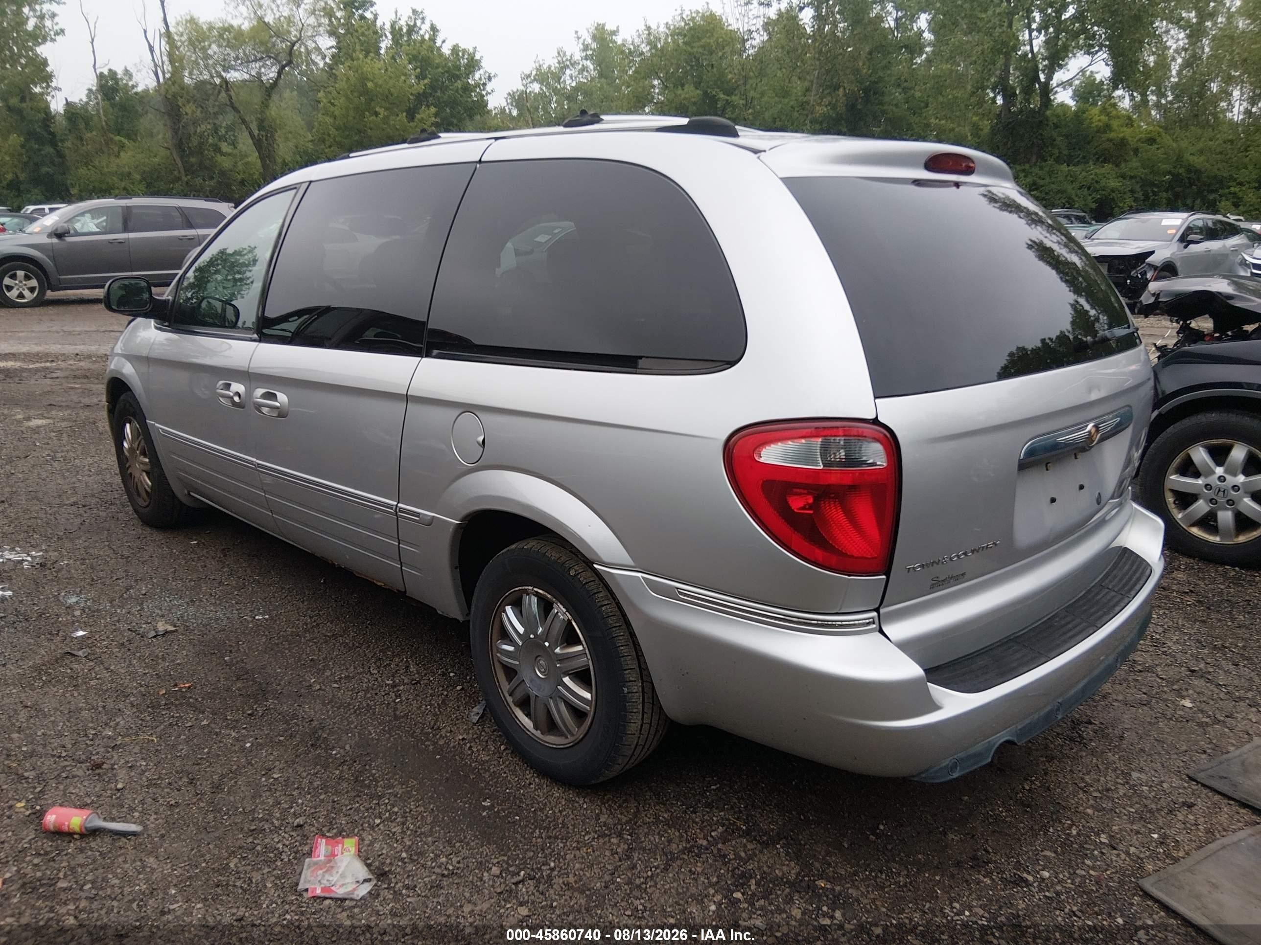2005 Chrysler Town & Country Limited Silver vin: 2C8GP64L65R418429
