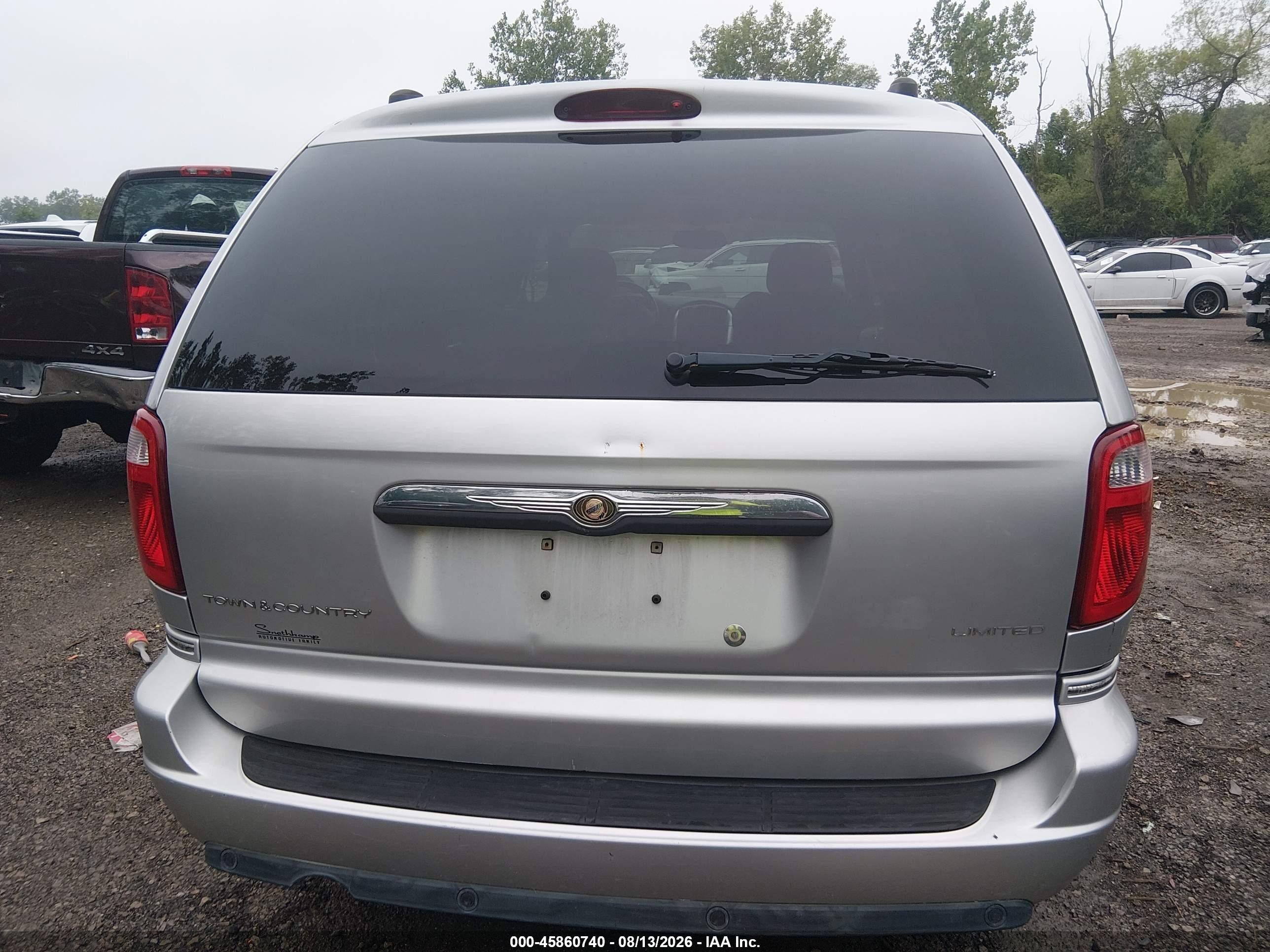 2005 Chrysler Town & Country Limited Silver vin: 2C8GP64L65R418429