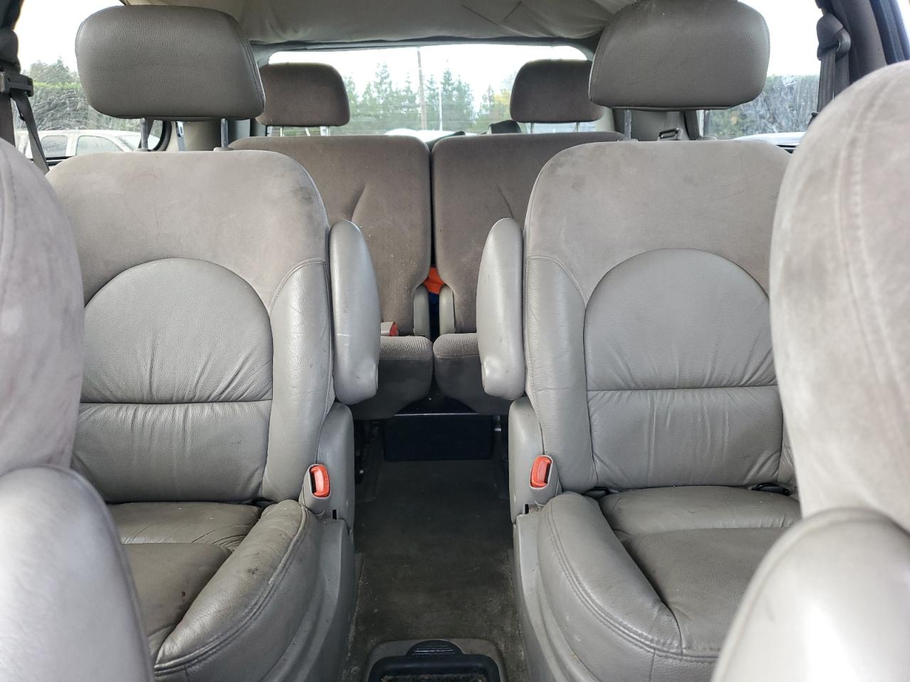 2001 Chrysler Town & Country Limited Gold vin: 2C8GP64L71R147357
