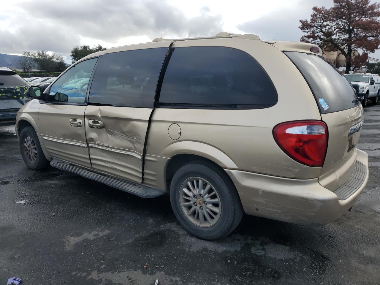 2001 Chrysler Town & Country Limited Gold vin: 2C8GP64L71R147357