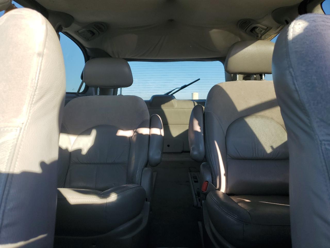 2003 Chrysler Town & Country Limited Silver vin: 2C8GP64L73R158488