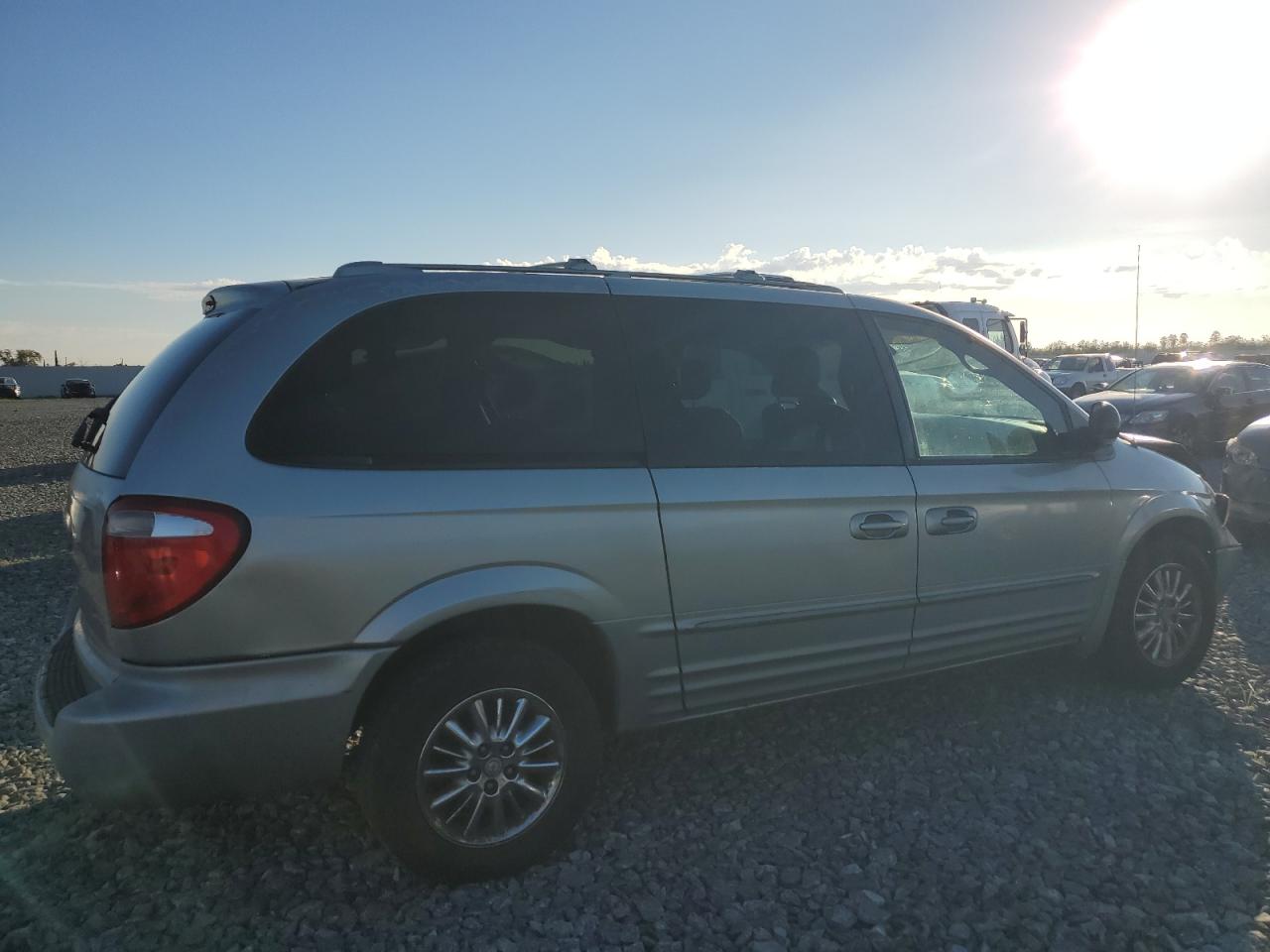2003 Chrysler Town & Country Limited Silver vin: 2C8GP64L73R158488