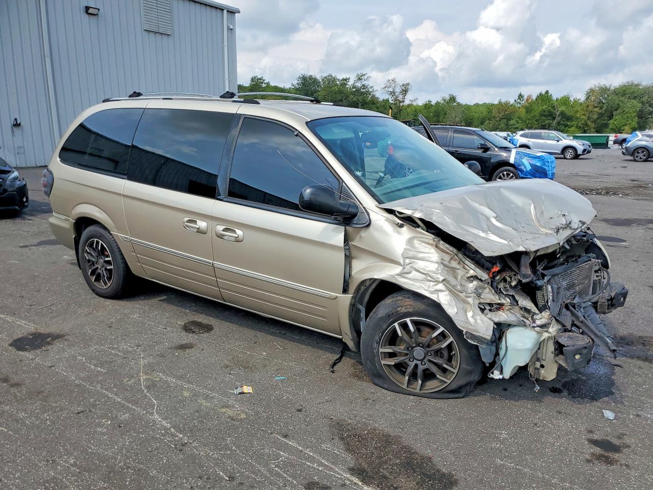 2005 Chrysler Town & Country Limited Tan vin: 2C8GP64L75R120374