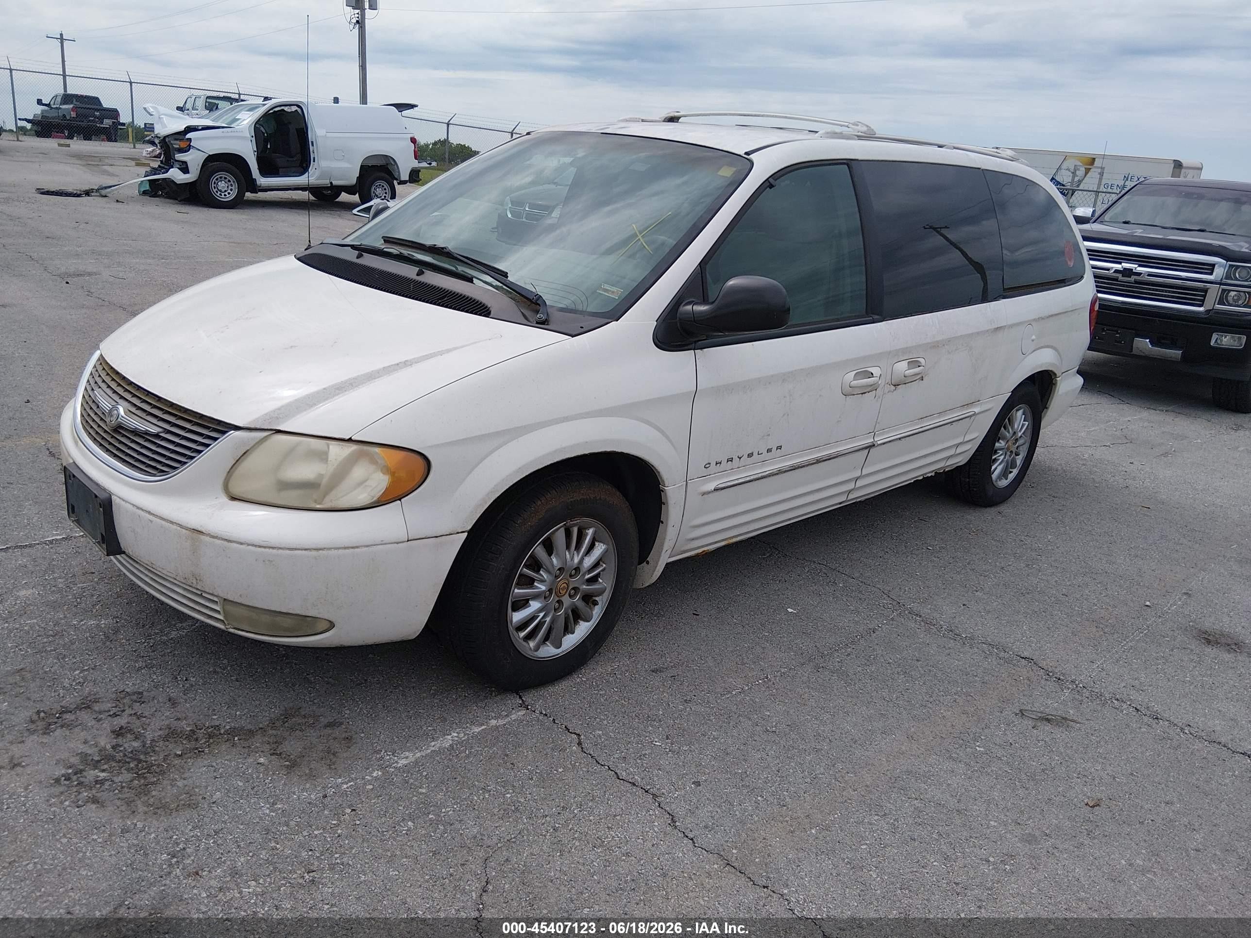 2001 Chrysler Town & Country Limited Белый vin: 2C8GP64L81R184739