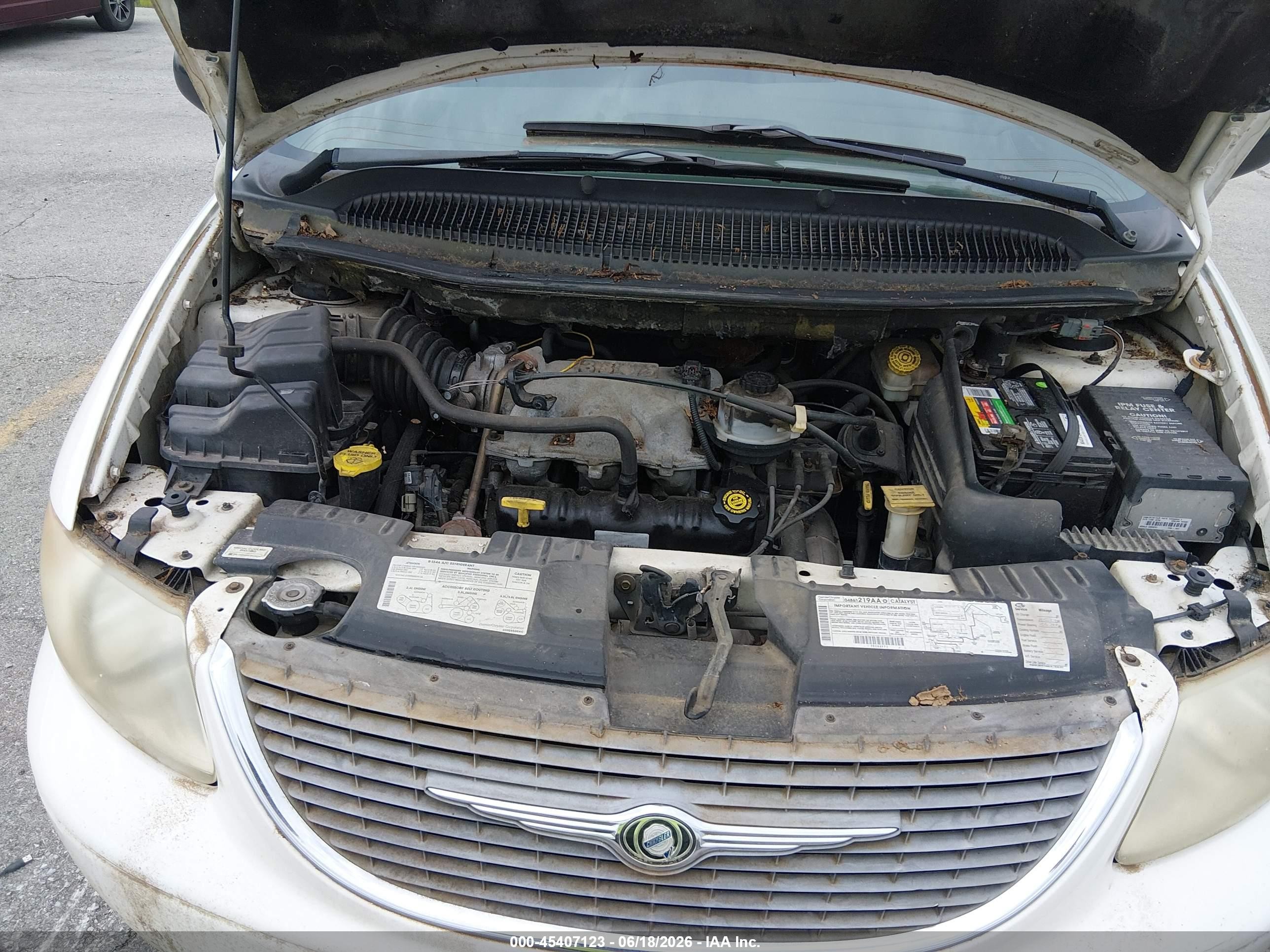 2001 Chrysler Town & Country Limited Белый vin: 2C8GP64L81R184739