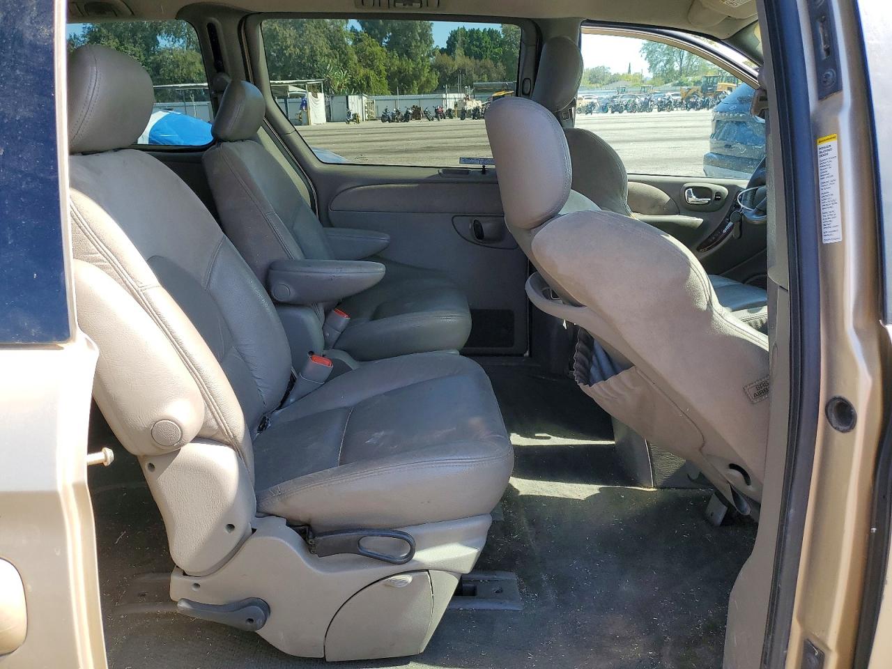 2001 Chrysler Town & Country Limited Tan vin: 2C8GP64L81R234779
