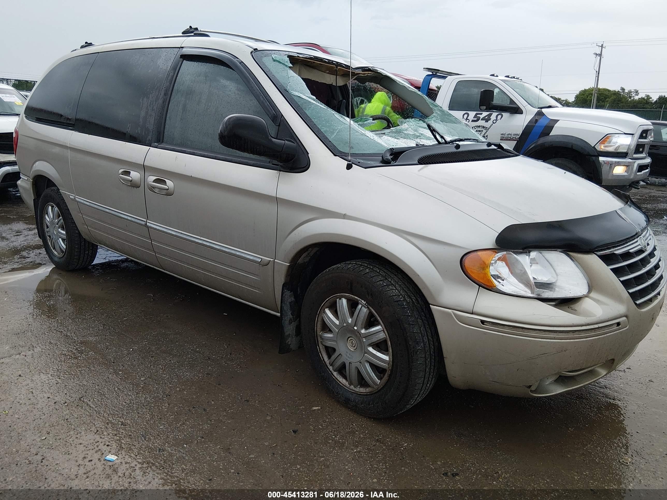 2005 Chrysler Town & Country Limited Champagne vin: 2C8GP64L85R123638