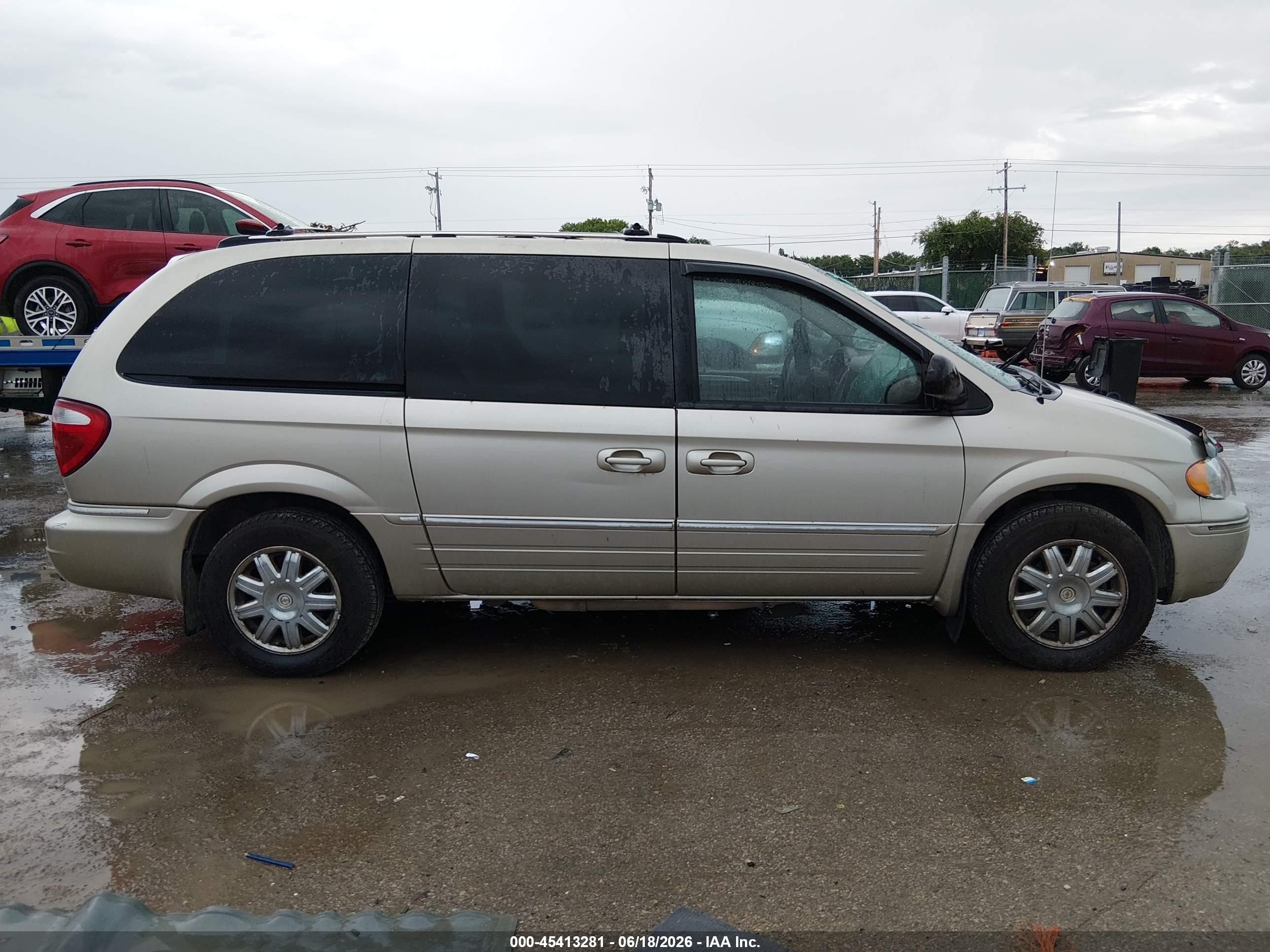 2005 Chrysler Town & Country Limited Champagne vin: 2C8GP64L85R123638