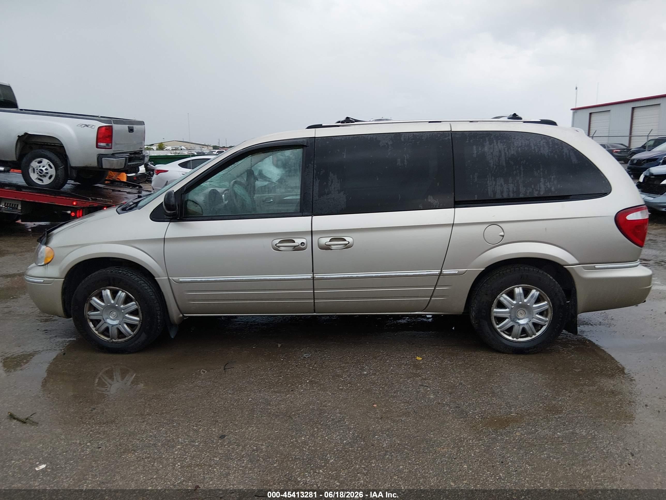 2005 Chrysler Town & Country Limited Champagne vin: 2C8GP64L85R123638
