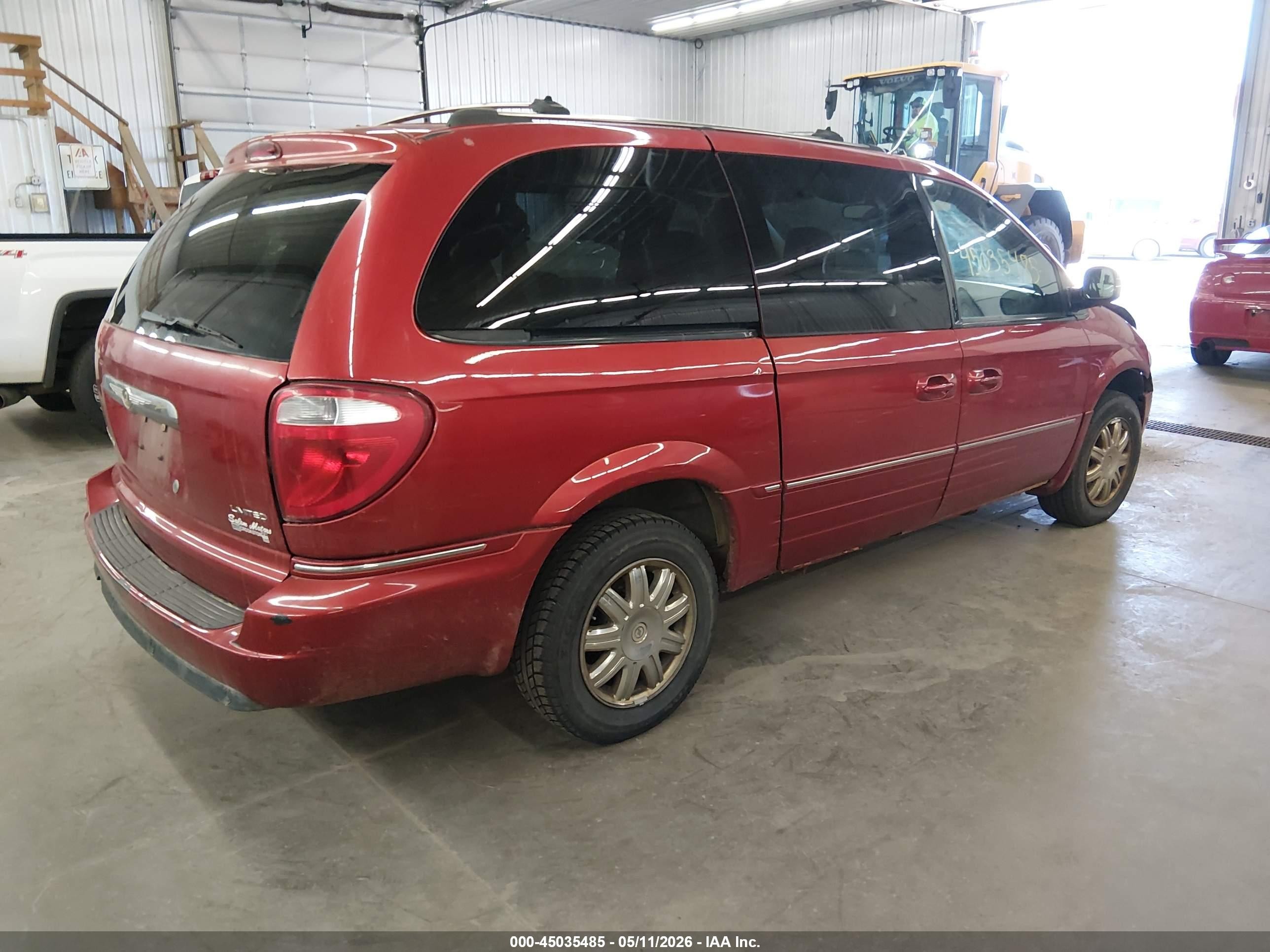 2005 Chrysler Town & Country Limited Красный vin: 2C8GP64L85R196654
