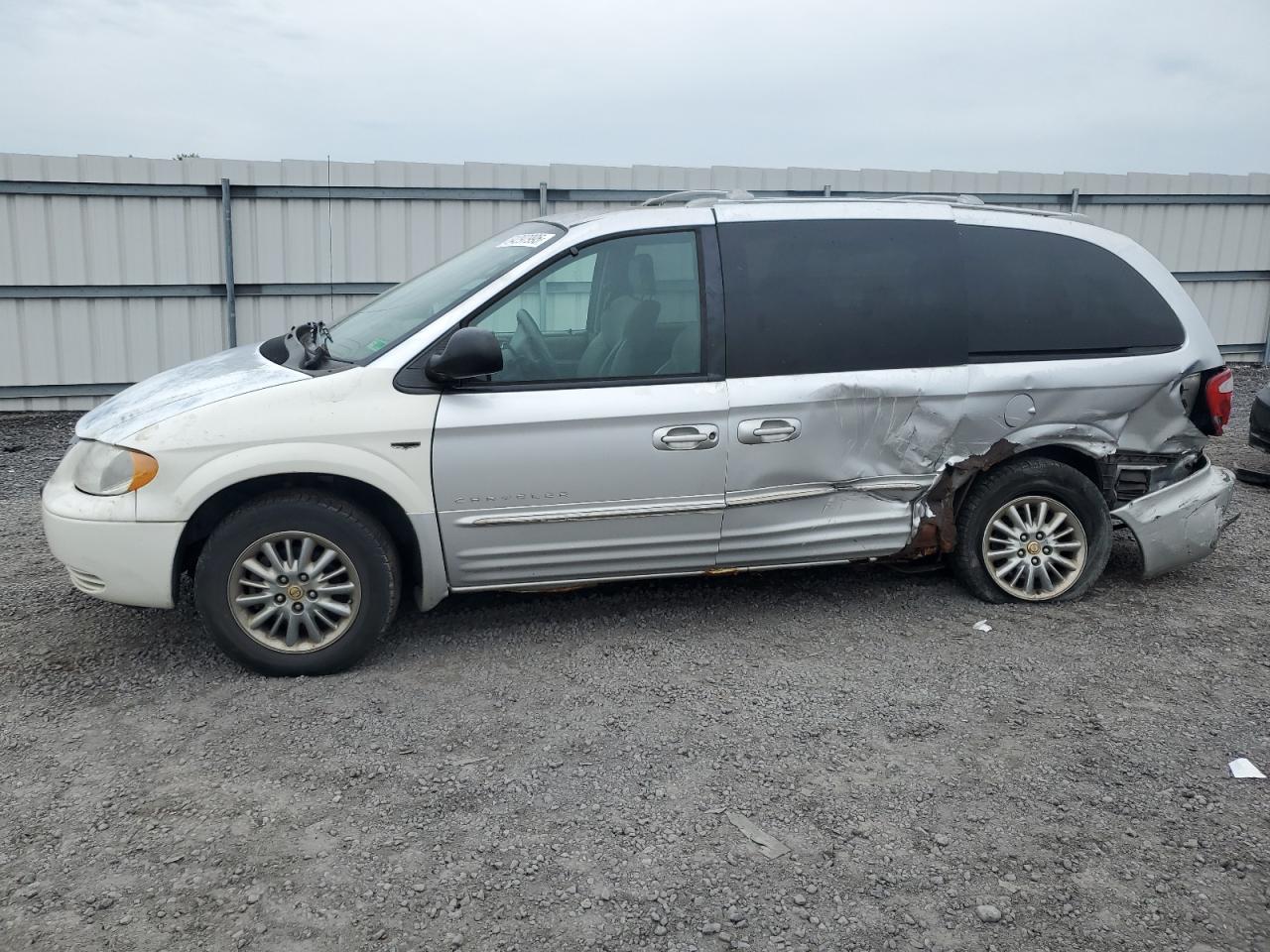 2001 Chrysler Town & Country Limited Silver vin: 2C8GP64L91R331456