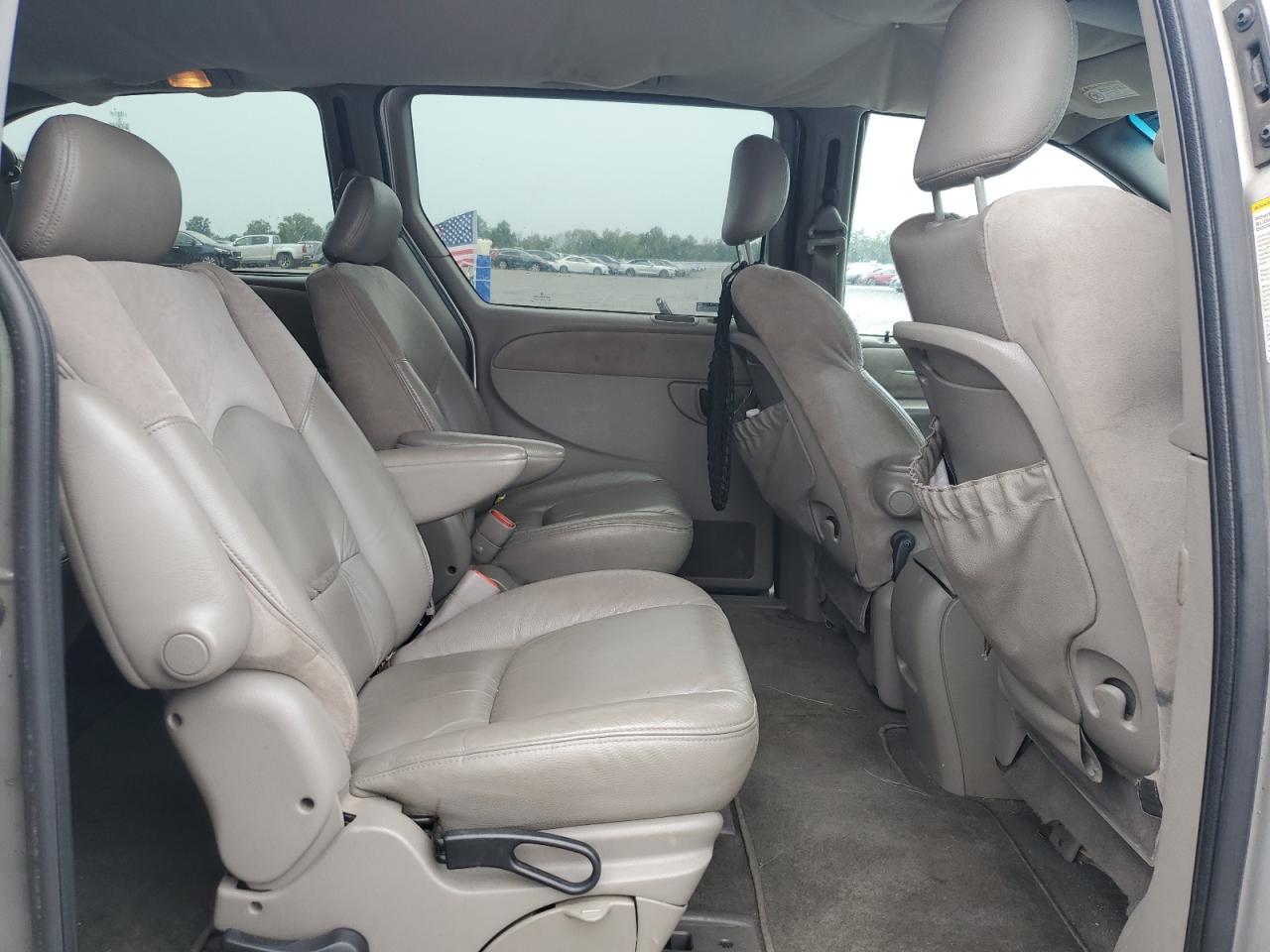 2001 Chrysler Town & Country Limited Silver vin: 2C8GP64L91R331456