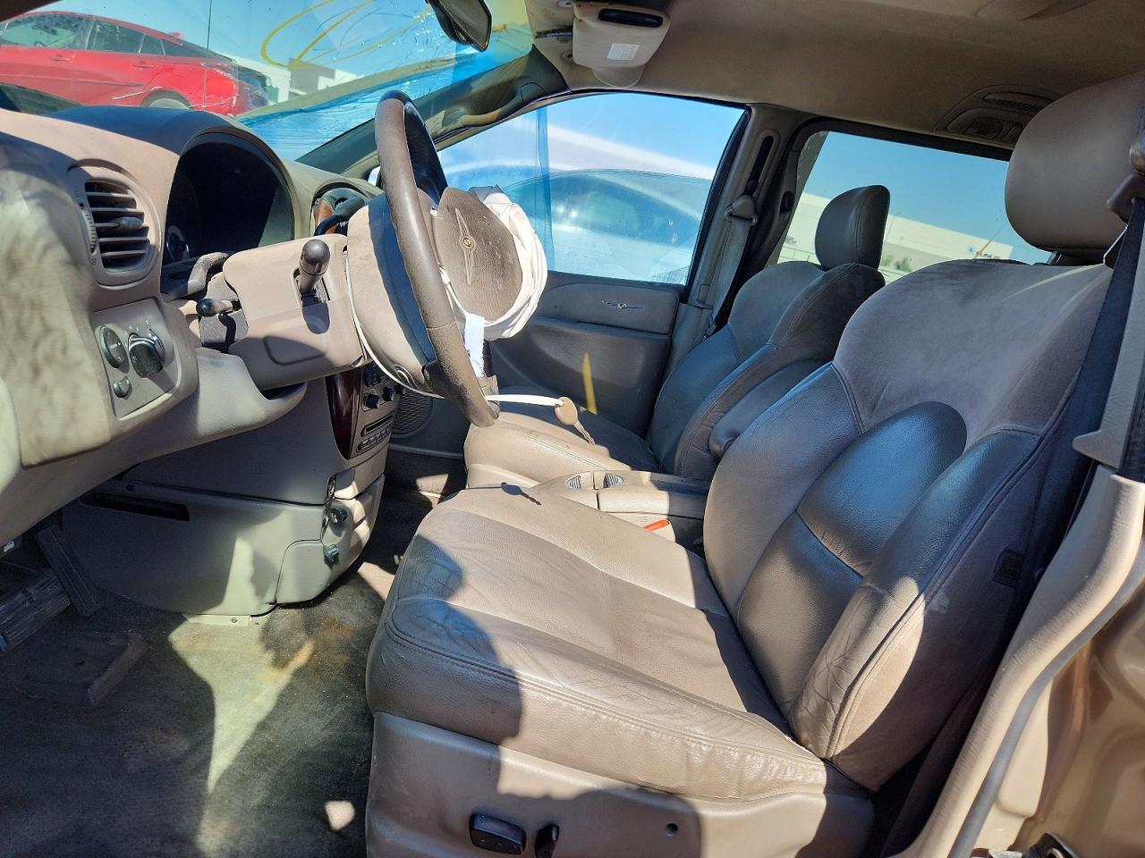2002 Chrysler Town & Country Limited Gold vin: 2C8GP64L92R613047