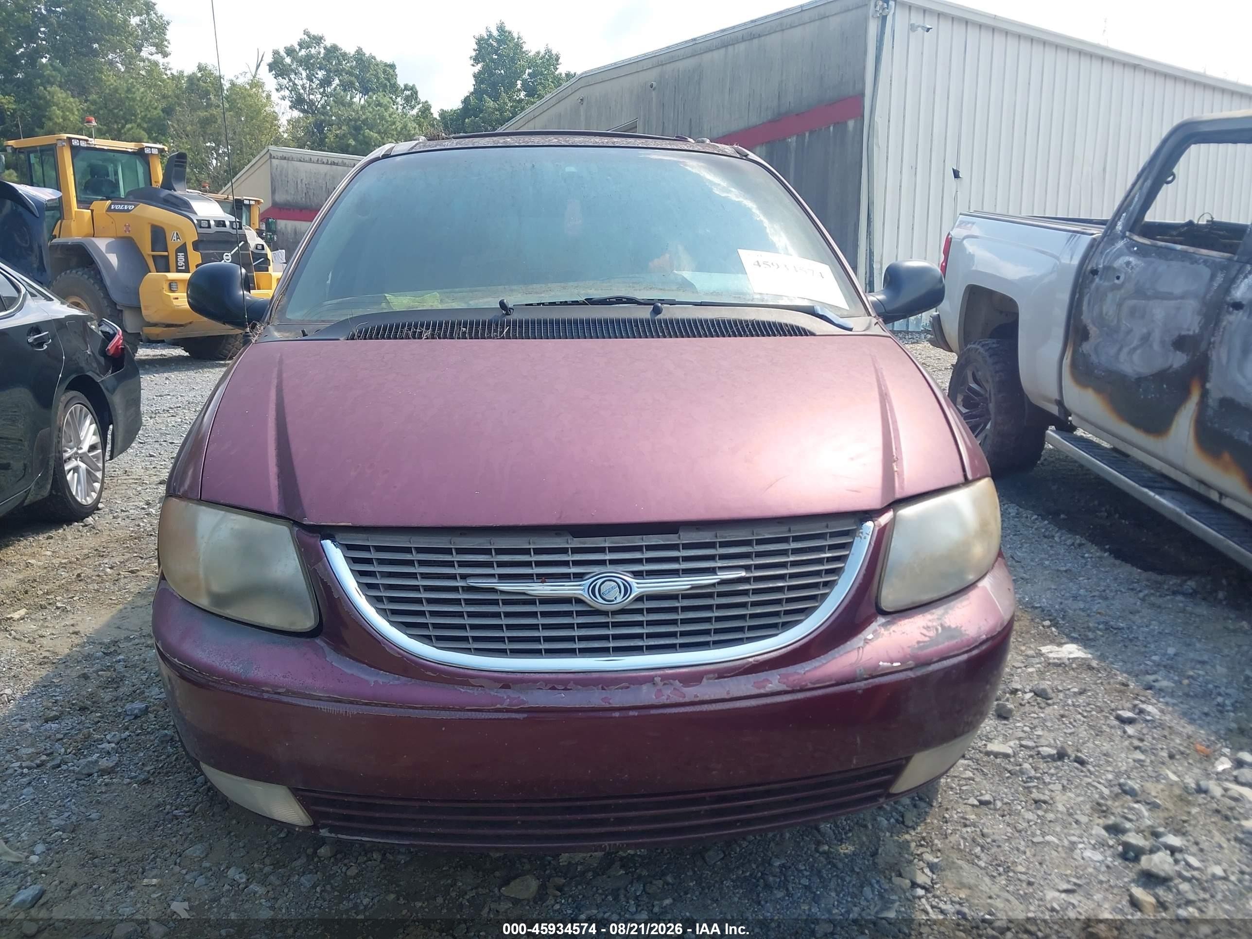 2002 Chrysler Town & Country Limited Red vin: 2C8GP64LX2R796975