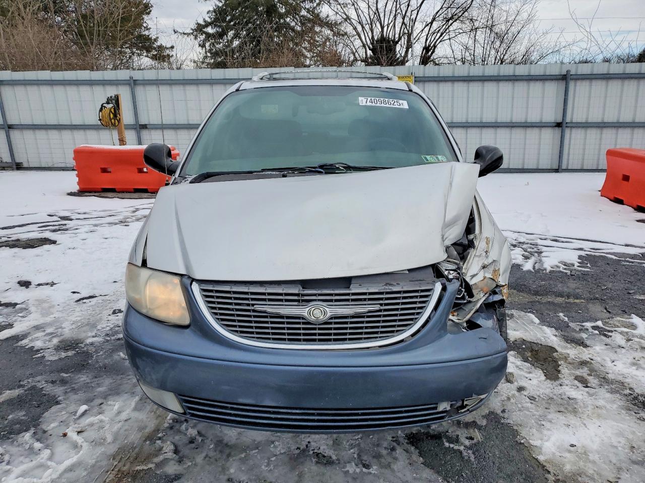 2003 Chrysler Town & Country Limited Silver vin: 2C8GP64LX3R248136