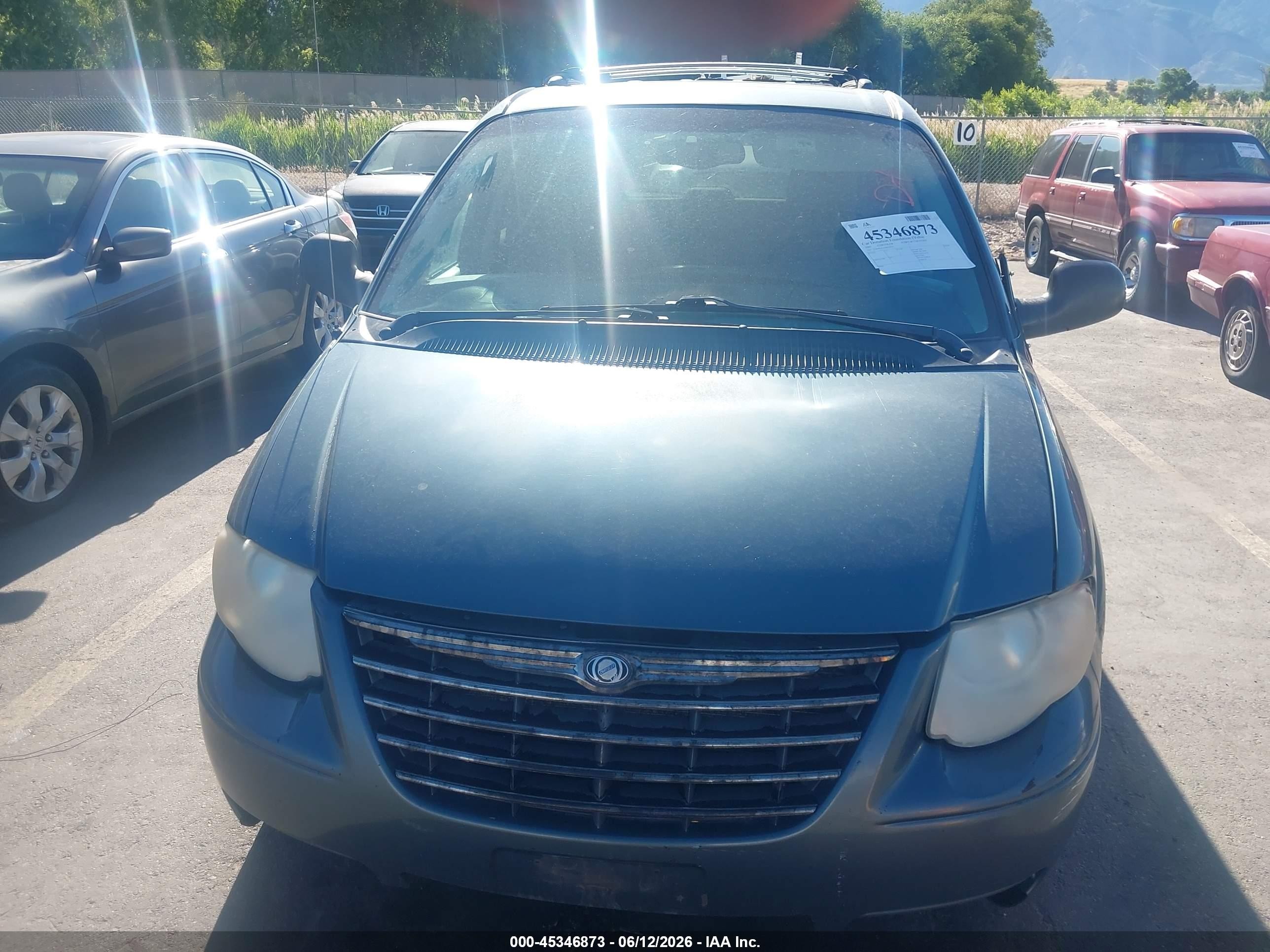 2005 Chrysler Town & Country Limited Green vin: 2C8GP64LX5R479329