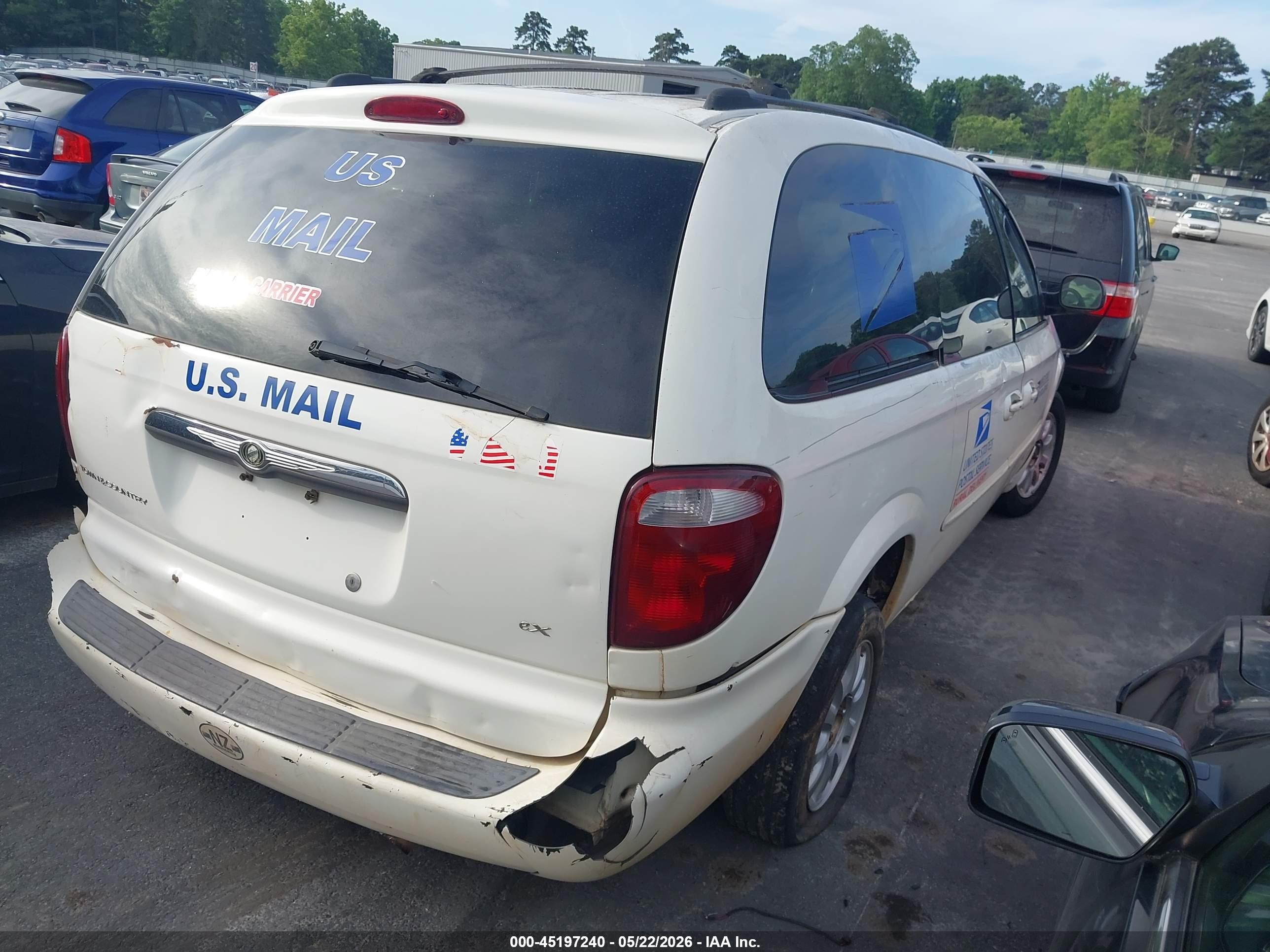 2003 Chrysler Town & Country Ex White vin: 2C8GP74L43R125163
