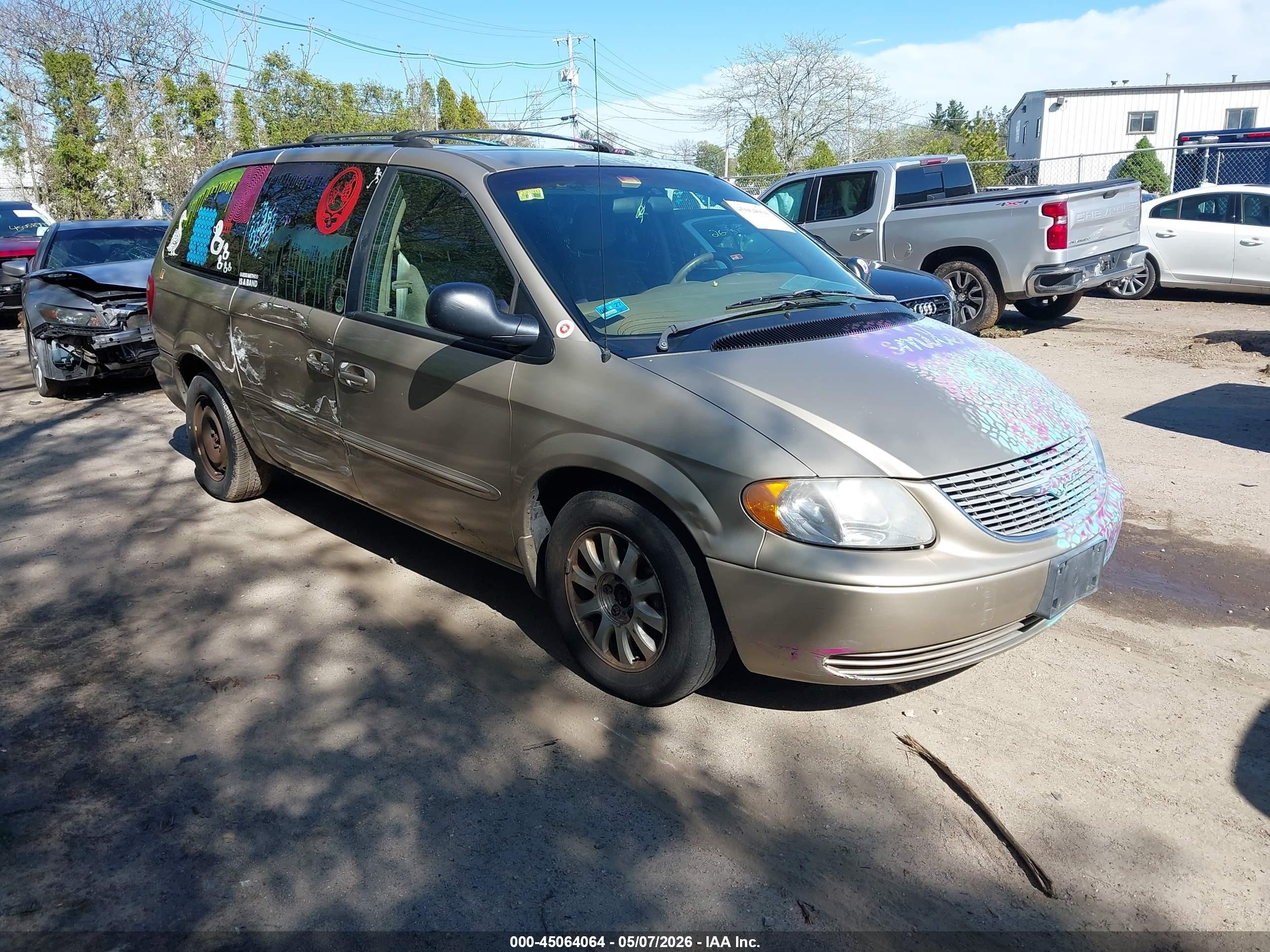 2002 Chrysler Town & Country Lx Gold vin: 2C8GT44L72R614536