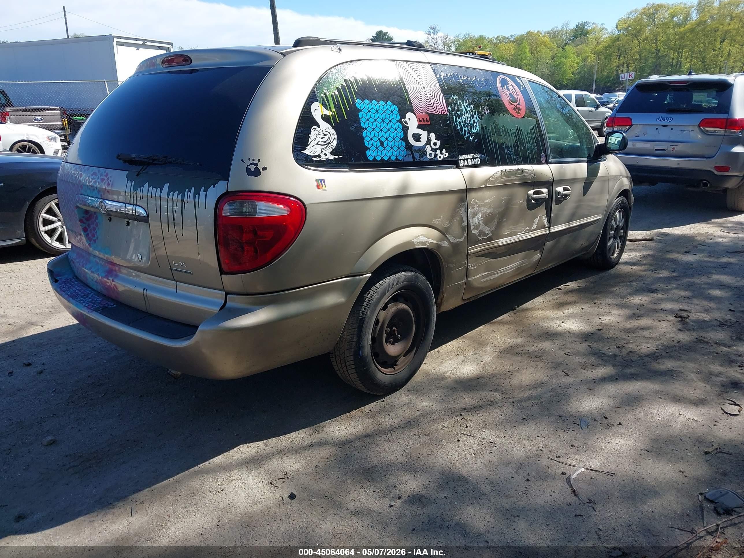 2002 Chrysler Town & Country Lx Gold vin: 2C8GT44L72R614536
