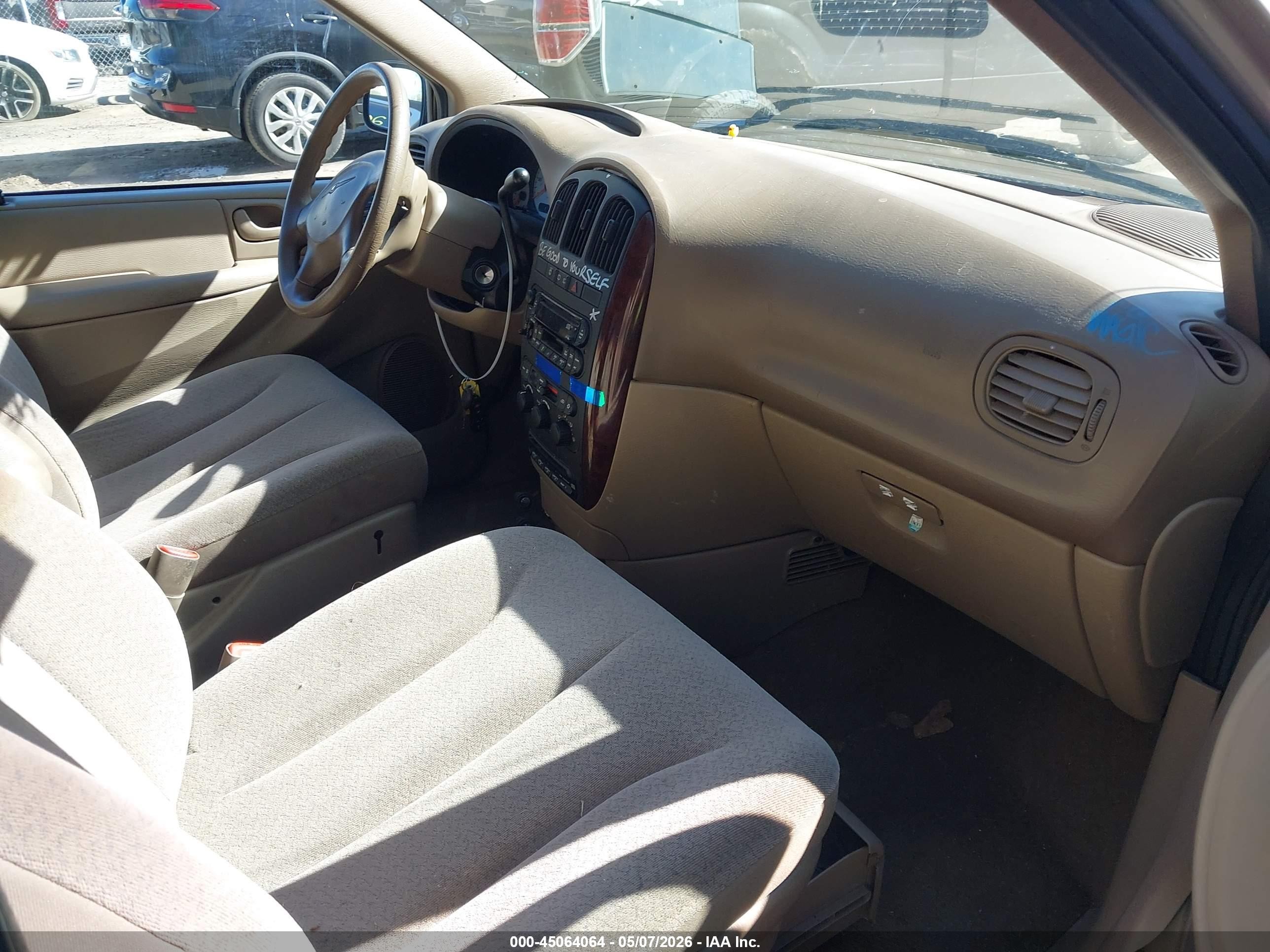 2002 Chrysler Town & Country Lx Gold vin: 2C8GT44L72R614536