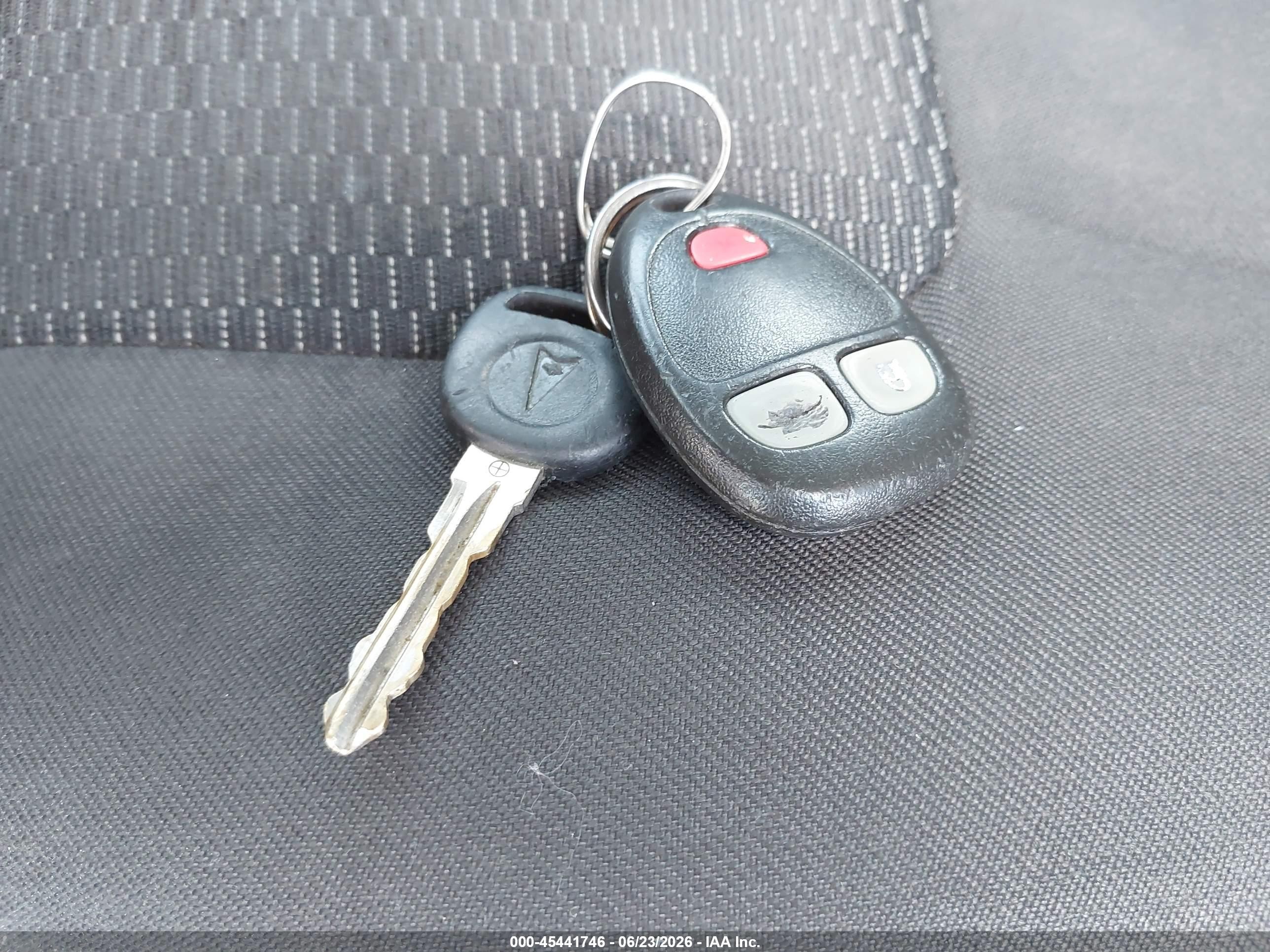 2008 Pontiac Torrent   Black vin: 2CKDL33F486028714