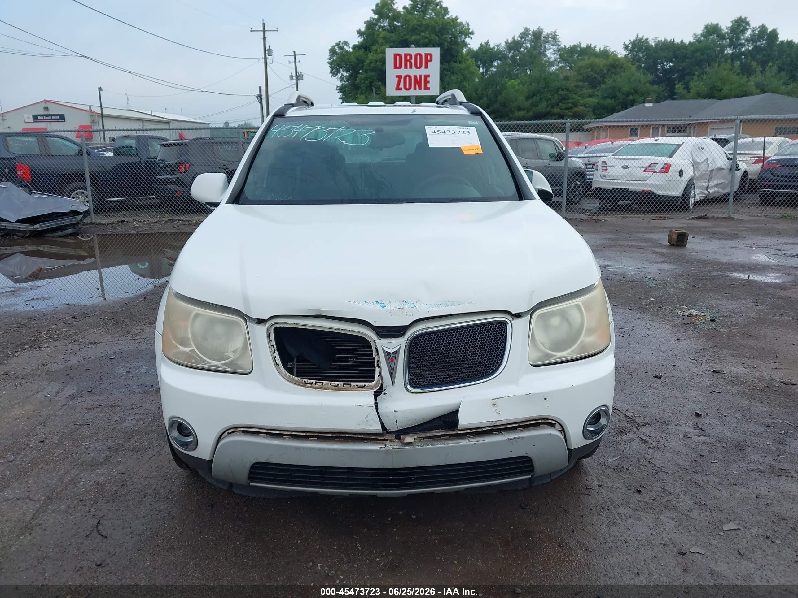 2009 Pontiac Torrent   White vin: 2CKDL33F496224167