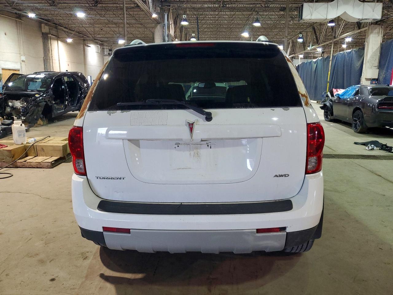 2008 Pontiac Torrent White vin: 2CKDL43F686340183
