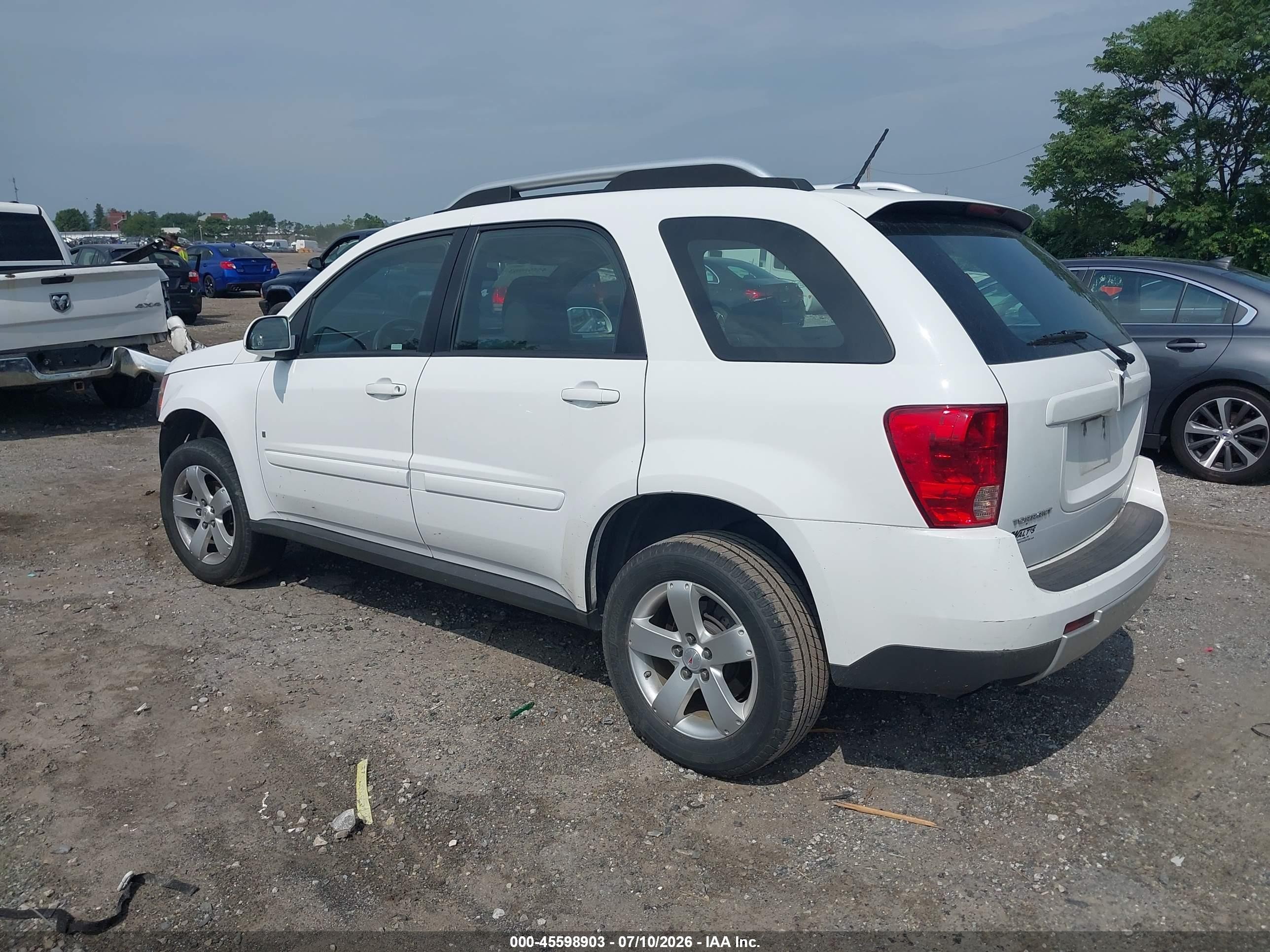 2007 Pontiac Torrent   White vin: 2CKDL63F076063623
