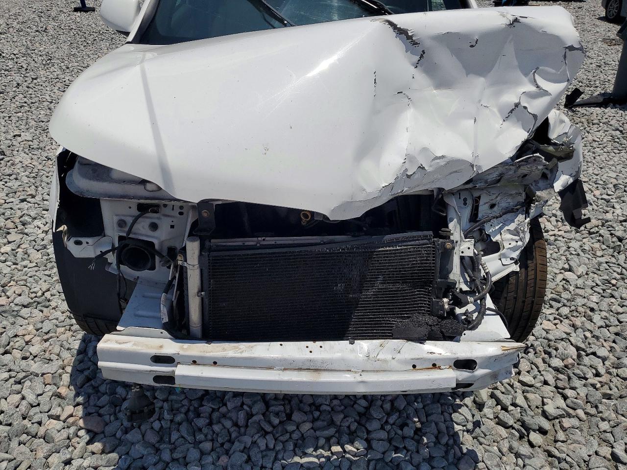 2007 Pontiac Torrent White vin: 2CKDL63F476108076