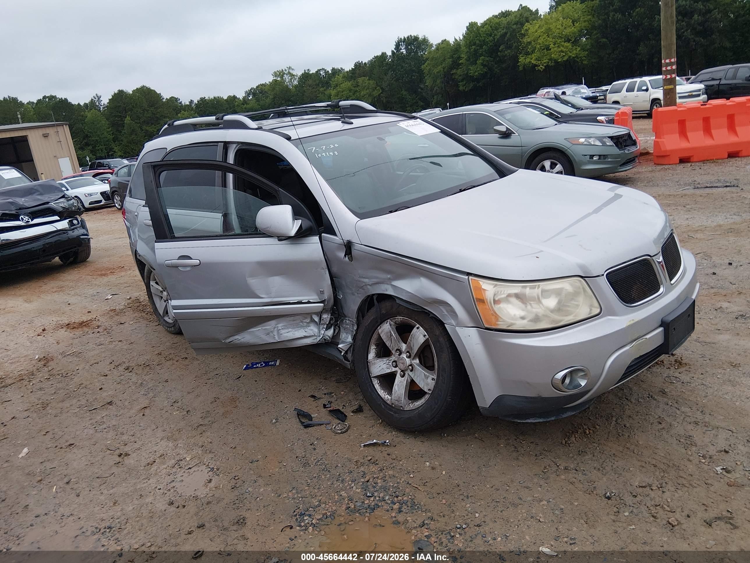 2006 Pontiac Torrent   Silver vin: 2CKDL73F166123154