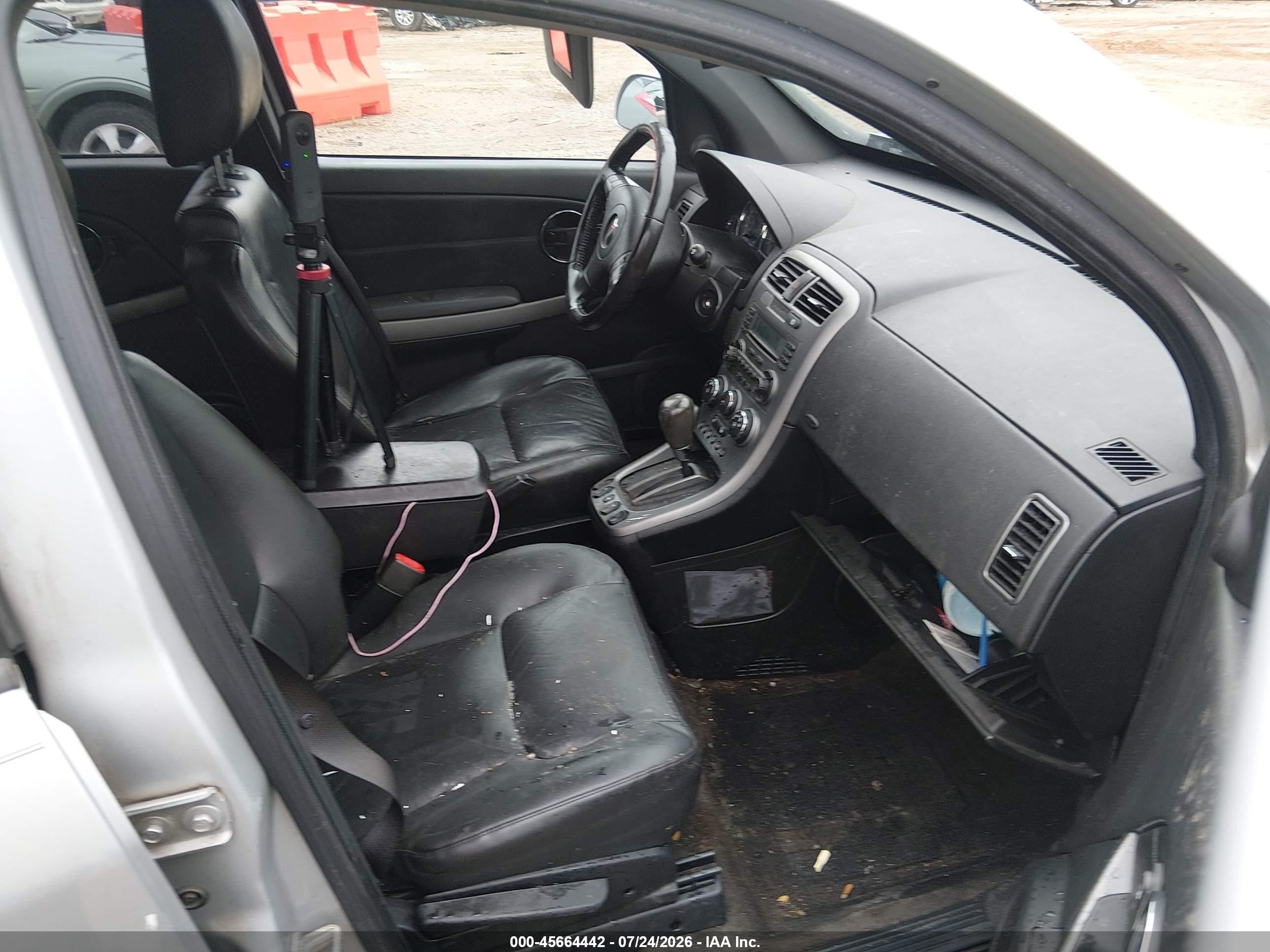 2006 Pontiac Torrent   Silver vin: 2CKDL73F166123154