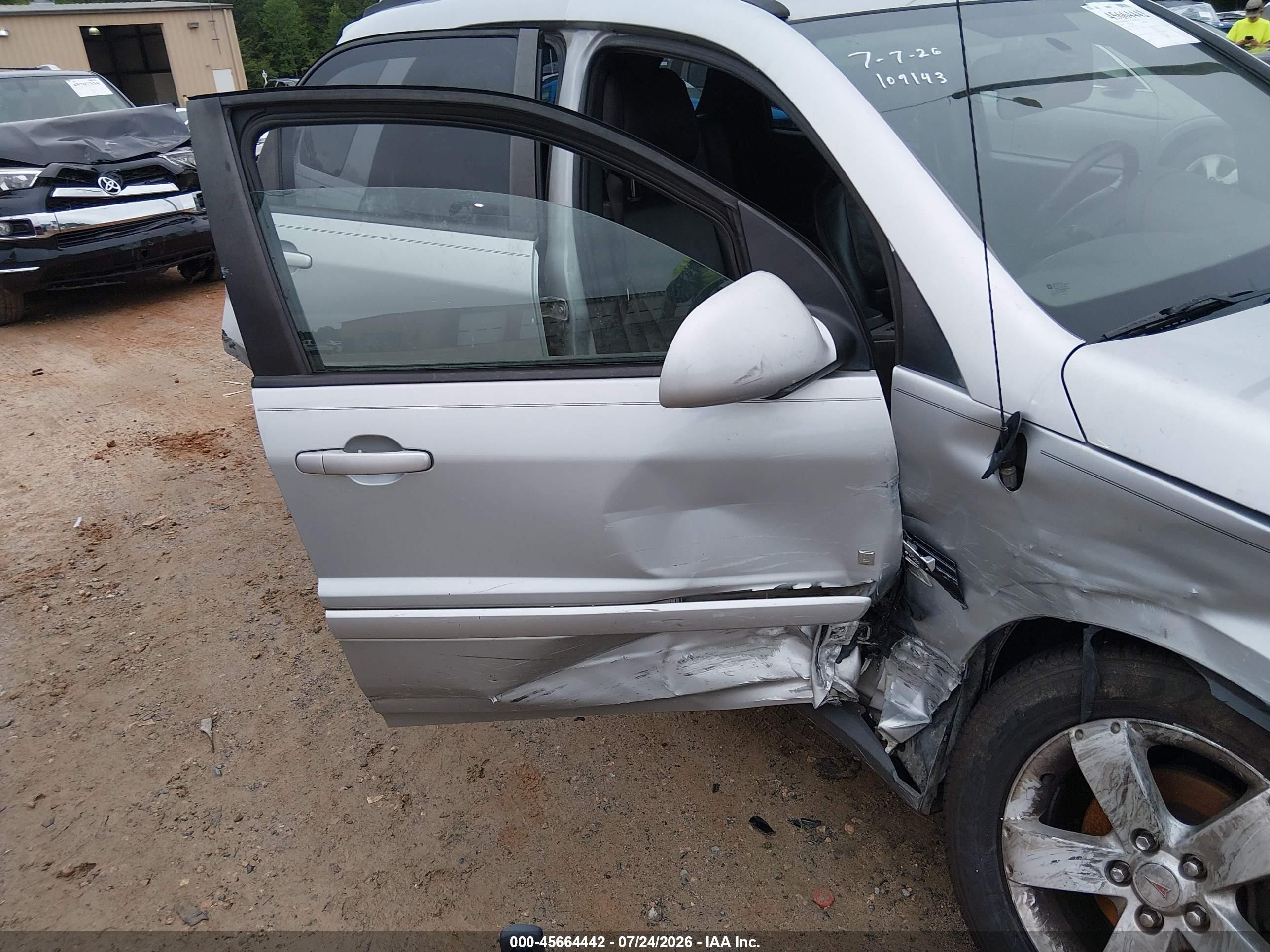 2006 Pontiac Torrent   Silver vin: 2CKDL73F166123154
