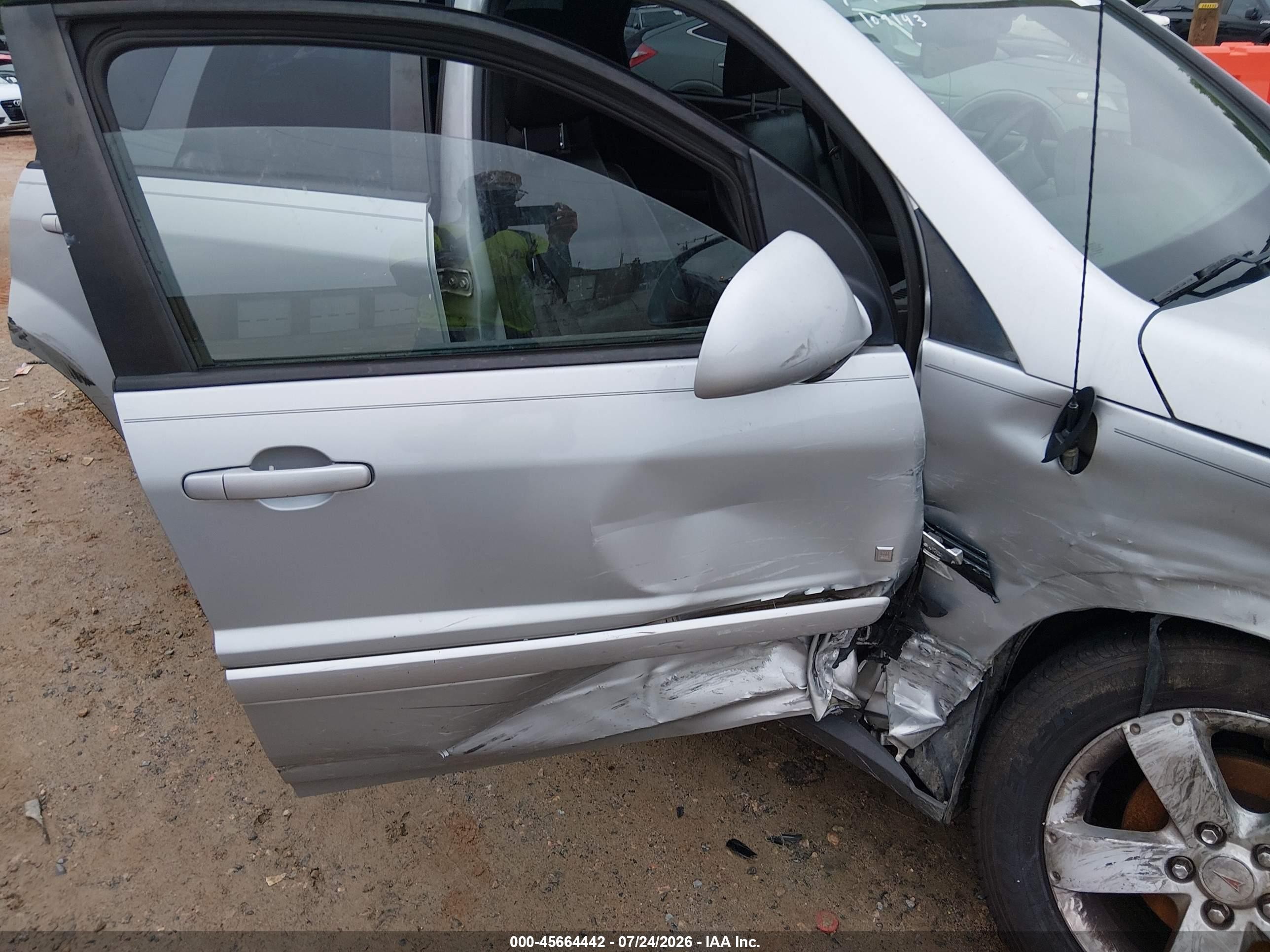 2006 Pontiac Torrent   Silver vin: 2CKDL73F166123154