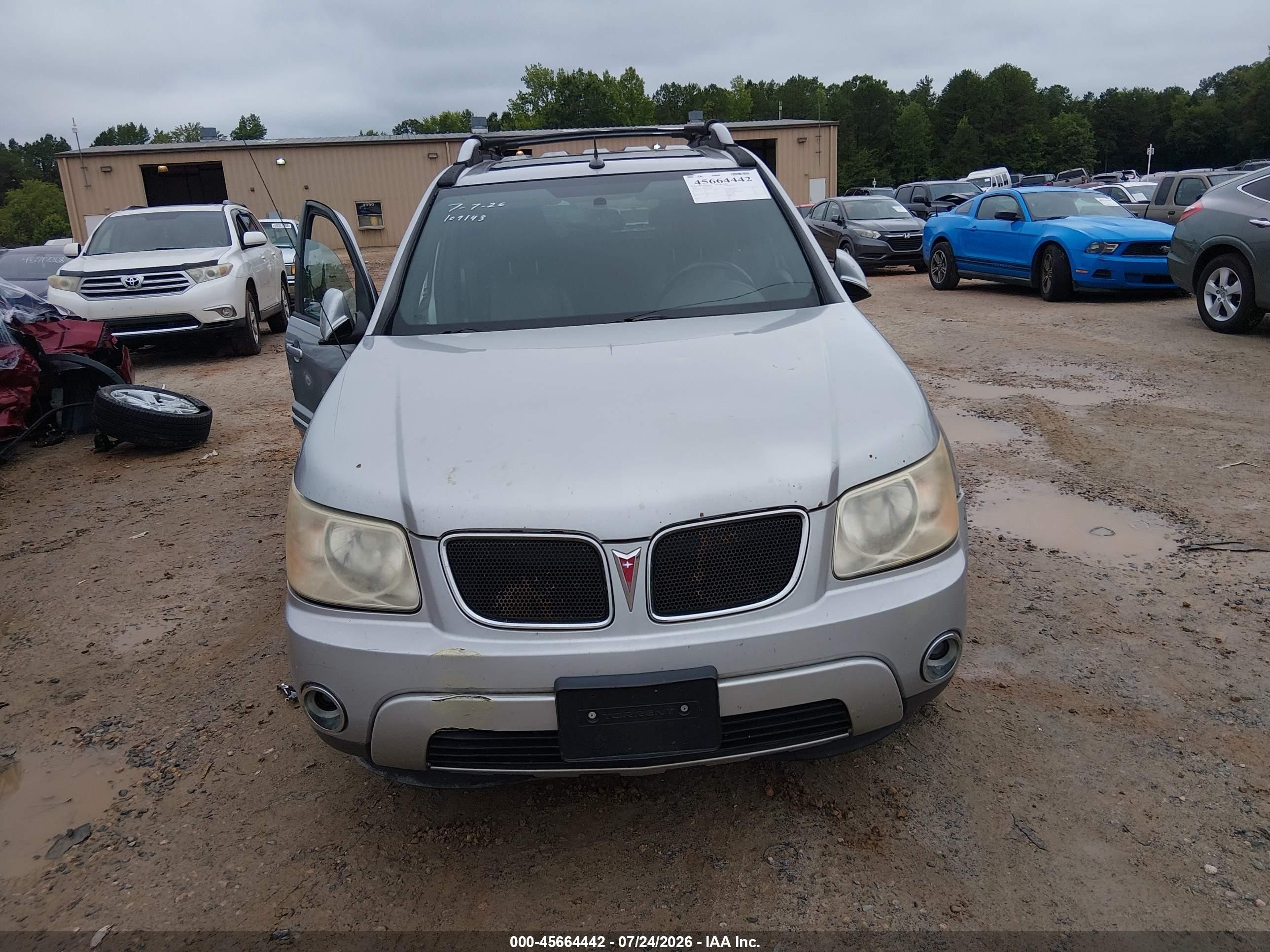 2006 Pontiac Torrent   Silver vin: 2CKDL73F166123154