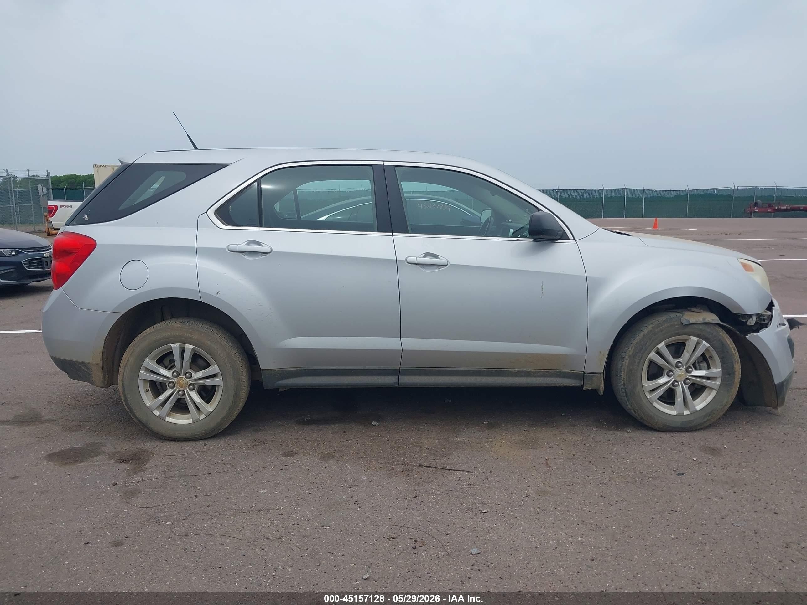 2011 Chevrolet Equinox Ls Silver vin: 2CNALBEC3B6283235