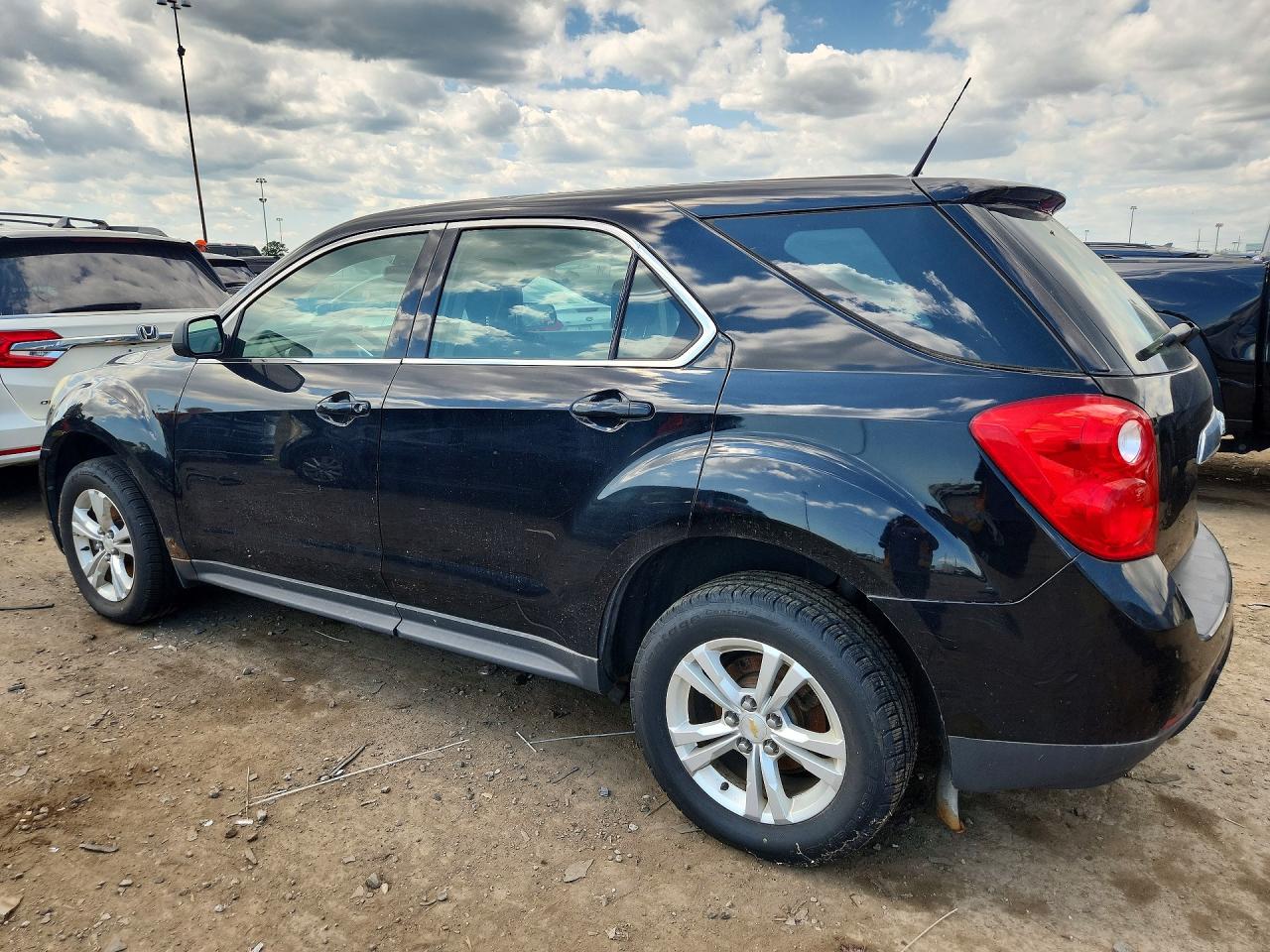 2011 Chevrolet Equinox Ls Черный vin: 2CNALBECXB6384613