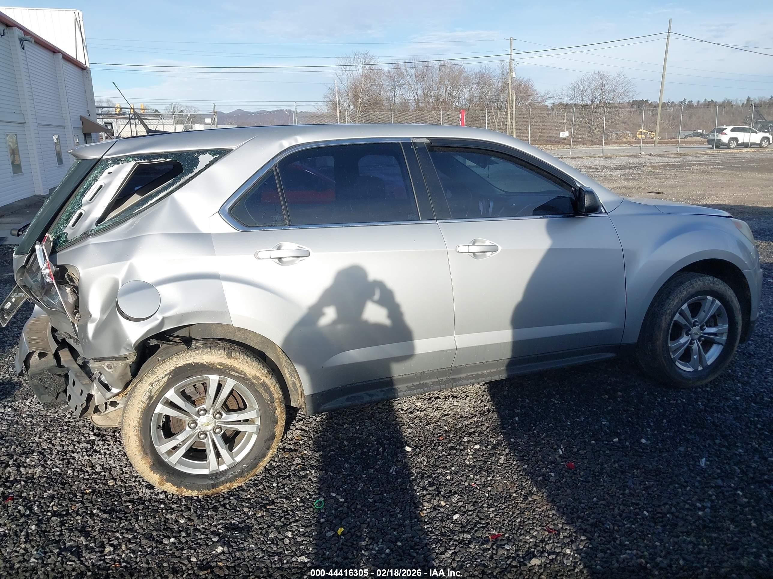 2010 Chevrolet Equinox Ls Серебряный vin: 2CNALBEW0A6414176
