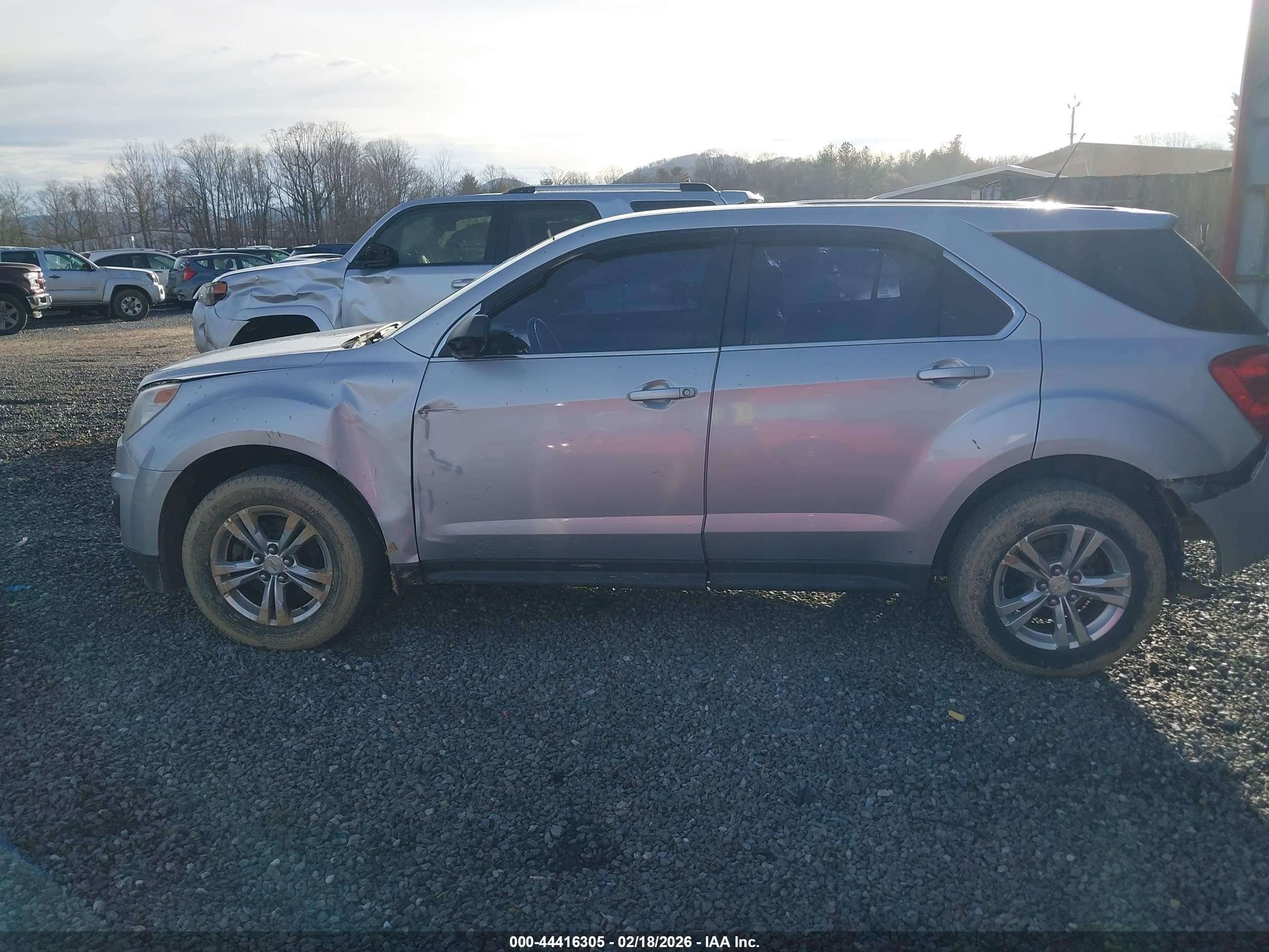 2010 Chevrolet Equinox Ls Серебряный vin: 2CNALBEW0A6414176