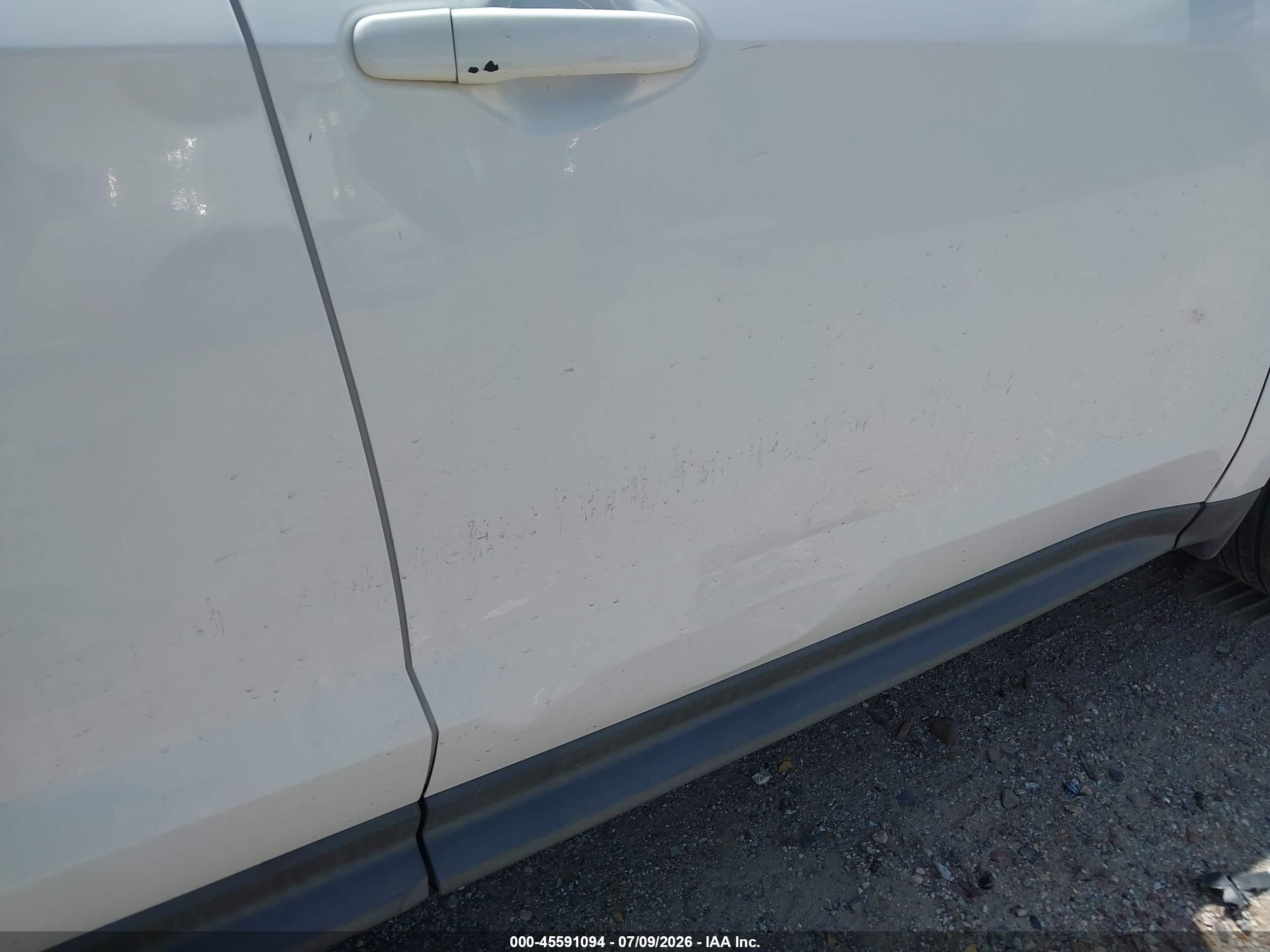 2010 Chevrolet Equinox Ls White vin: 2CNALBEW7A6402820