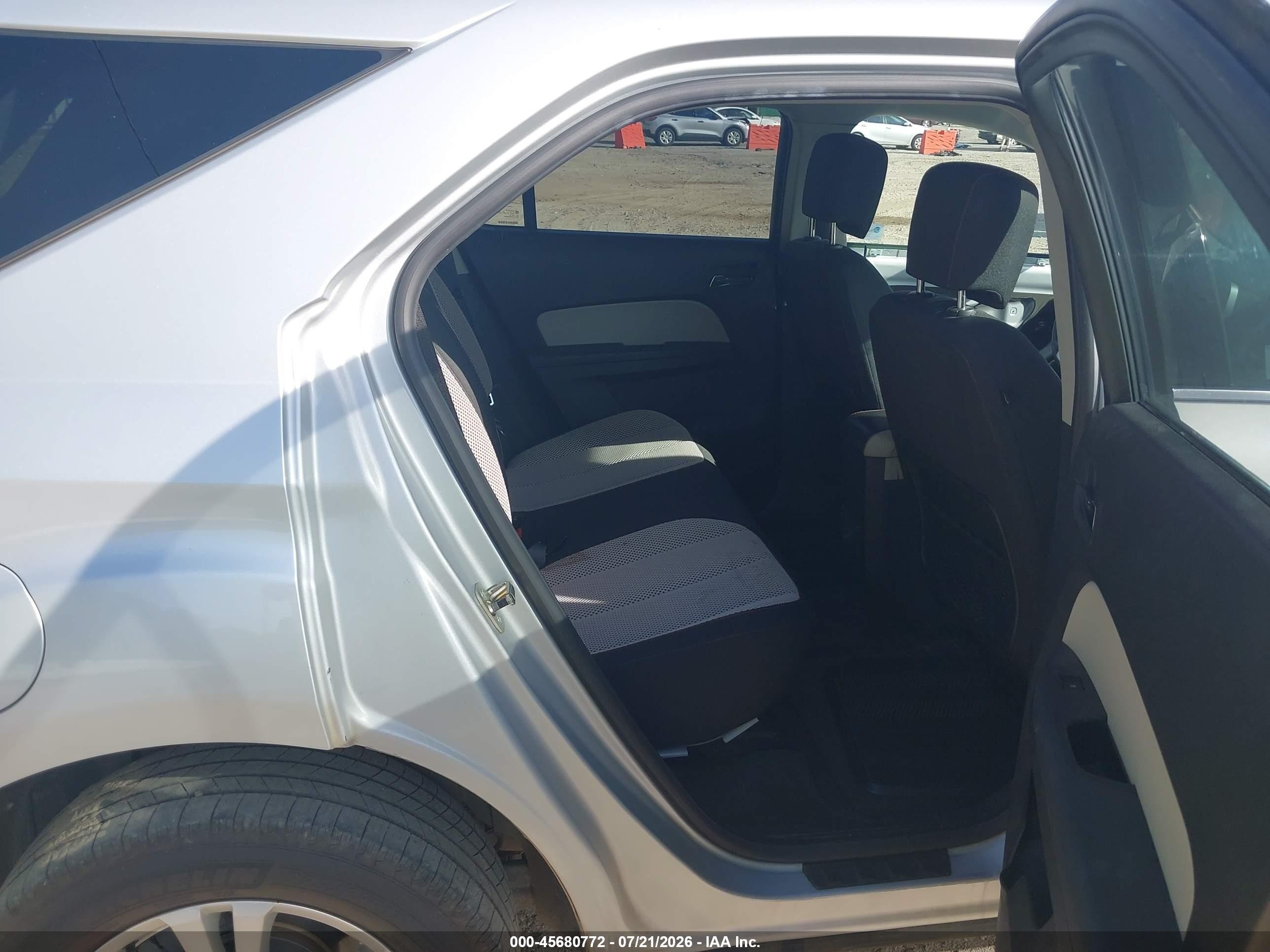 2011 Chevrolet Equinox Lt W/1lt Silver vin: 2CNALDEC5B6215031