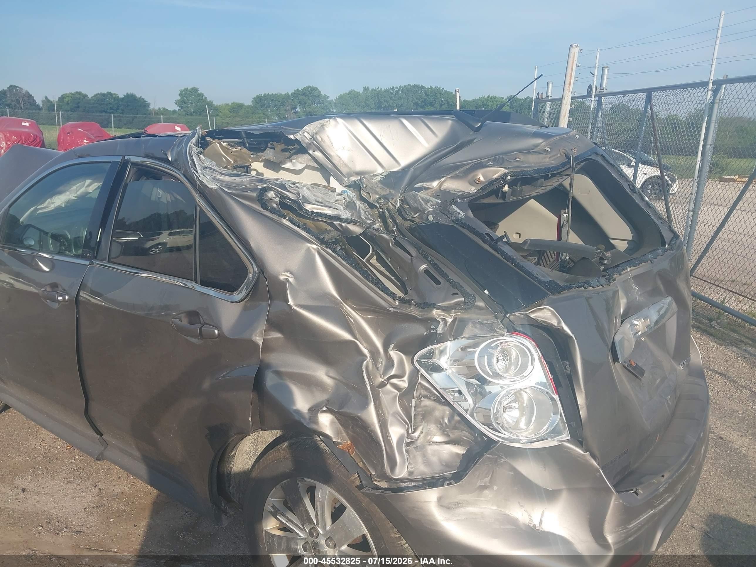 2011 Chevrolet Equinox Lt W/2lt Золотой vin: 2CNALPEC5B6378442