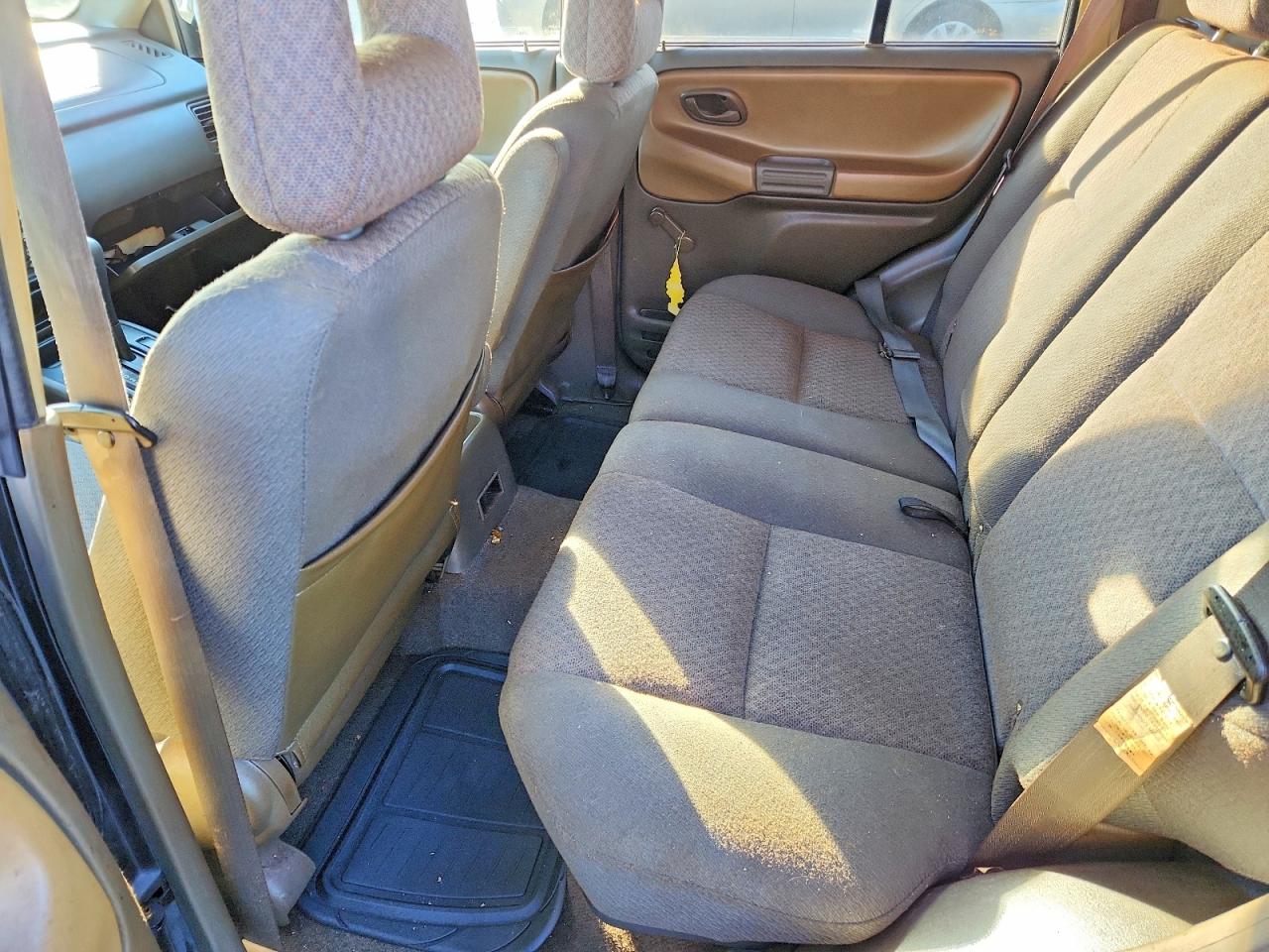 2004 Chevrolet Tracker Black vin: 2CNBE134746911451