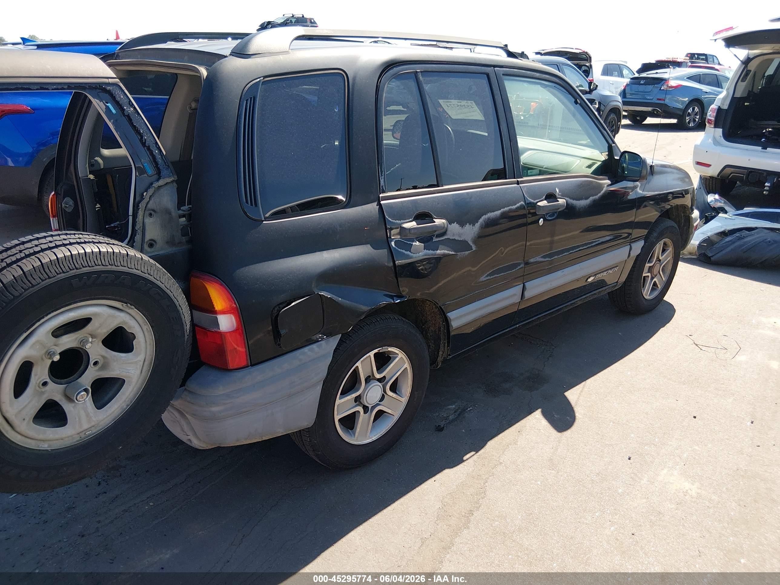 2003 Chevrolet Tracker Hard Top Base Черный vin: 2CNBE13C236950860