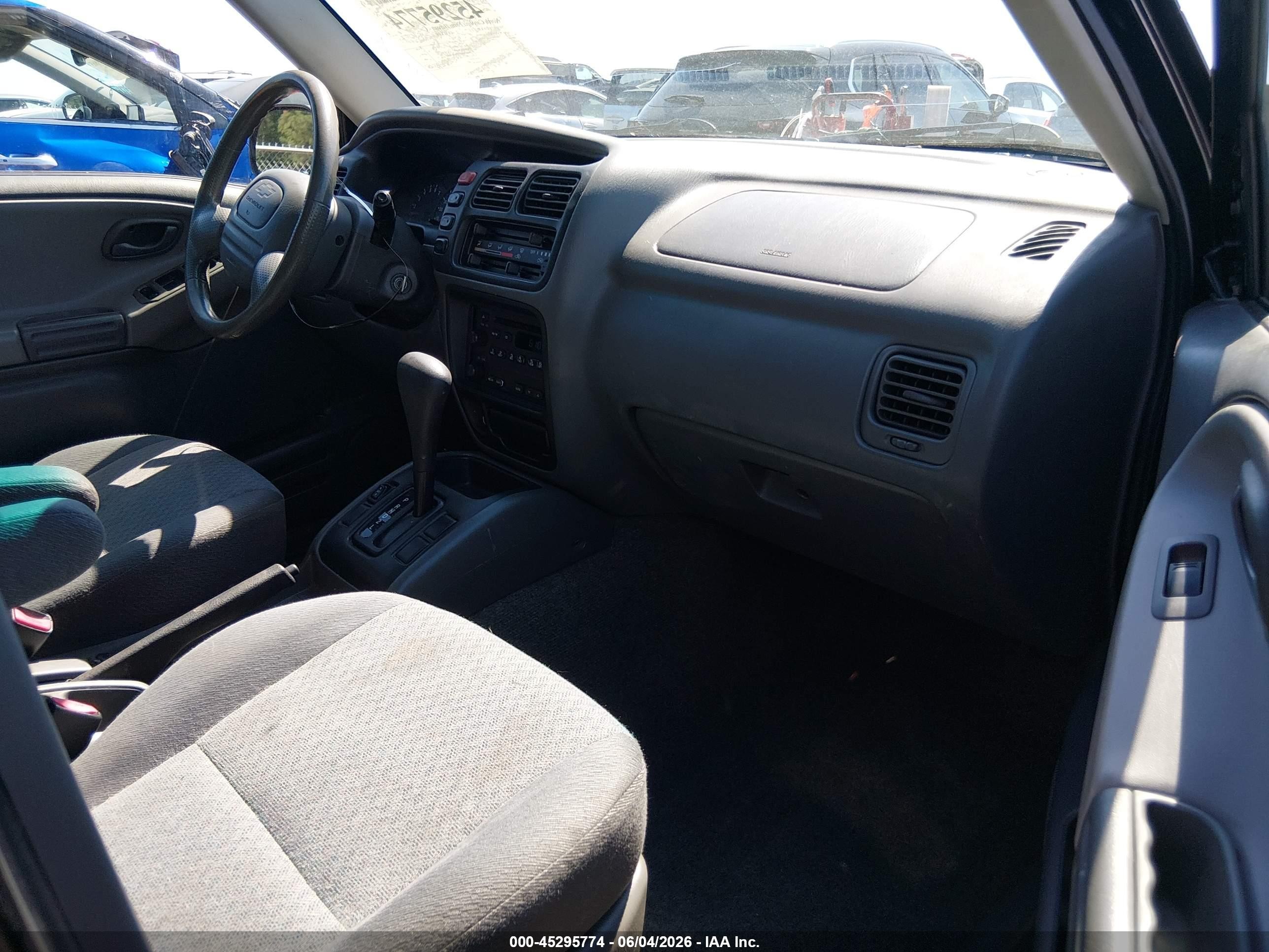 2003 Chevrolet Tracker Hard Top Base Черный vin: 2CNBE13C236950860