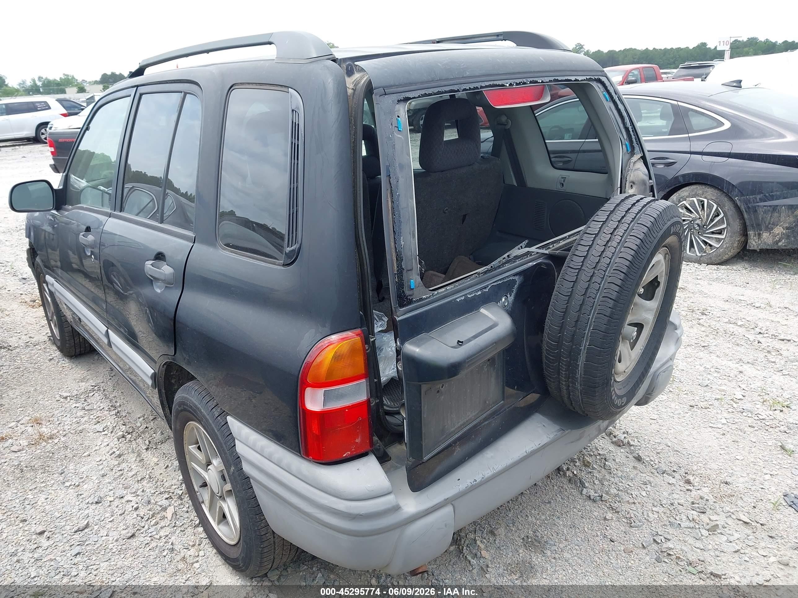 2003 Chevrolet Tracker Hard Top Base Черный vin: 2CNBE13C236950860