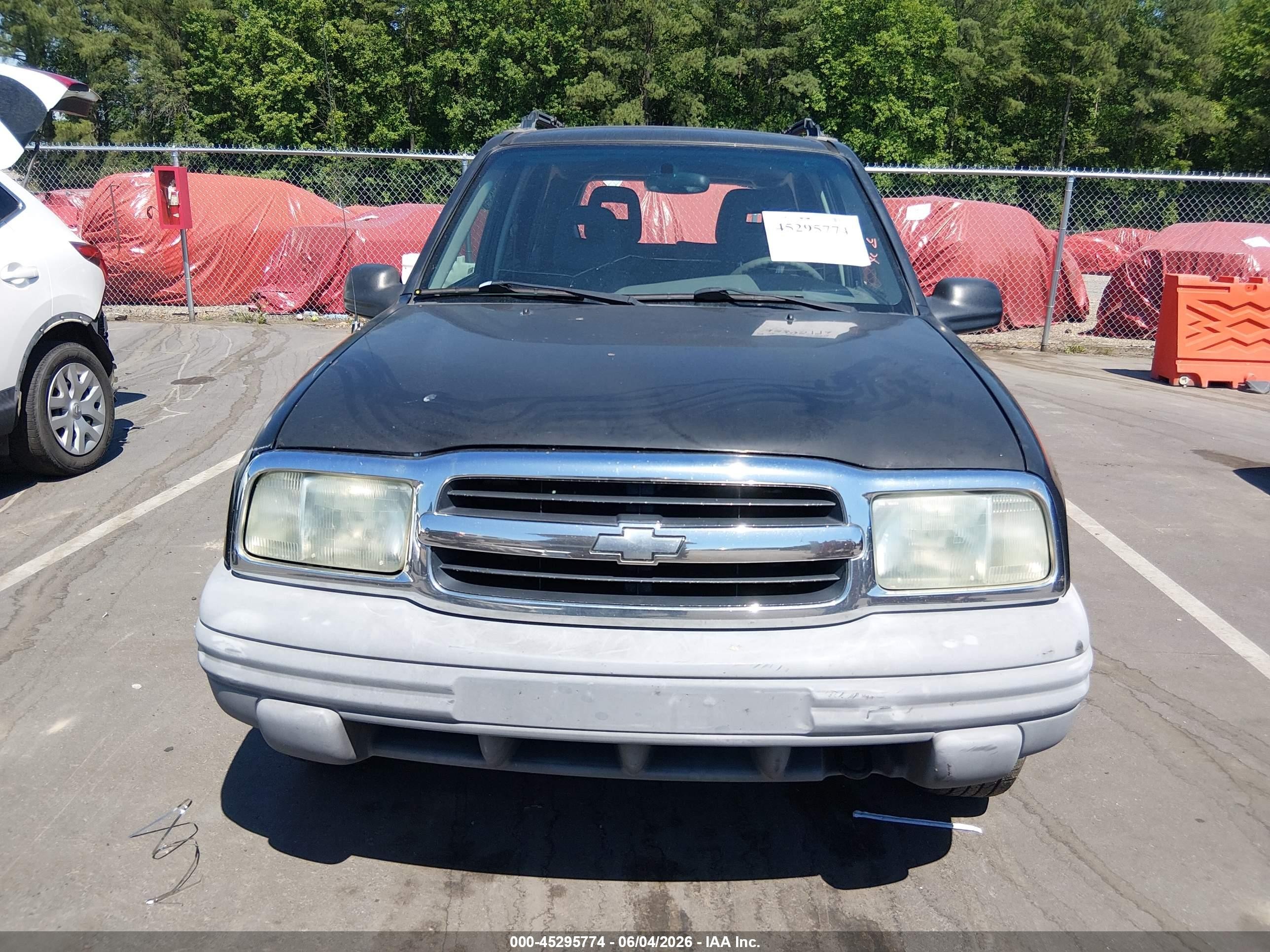 2003 Chevrolet Tracker Hard Top Base Черный vin: 2CNBE13C236950860