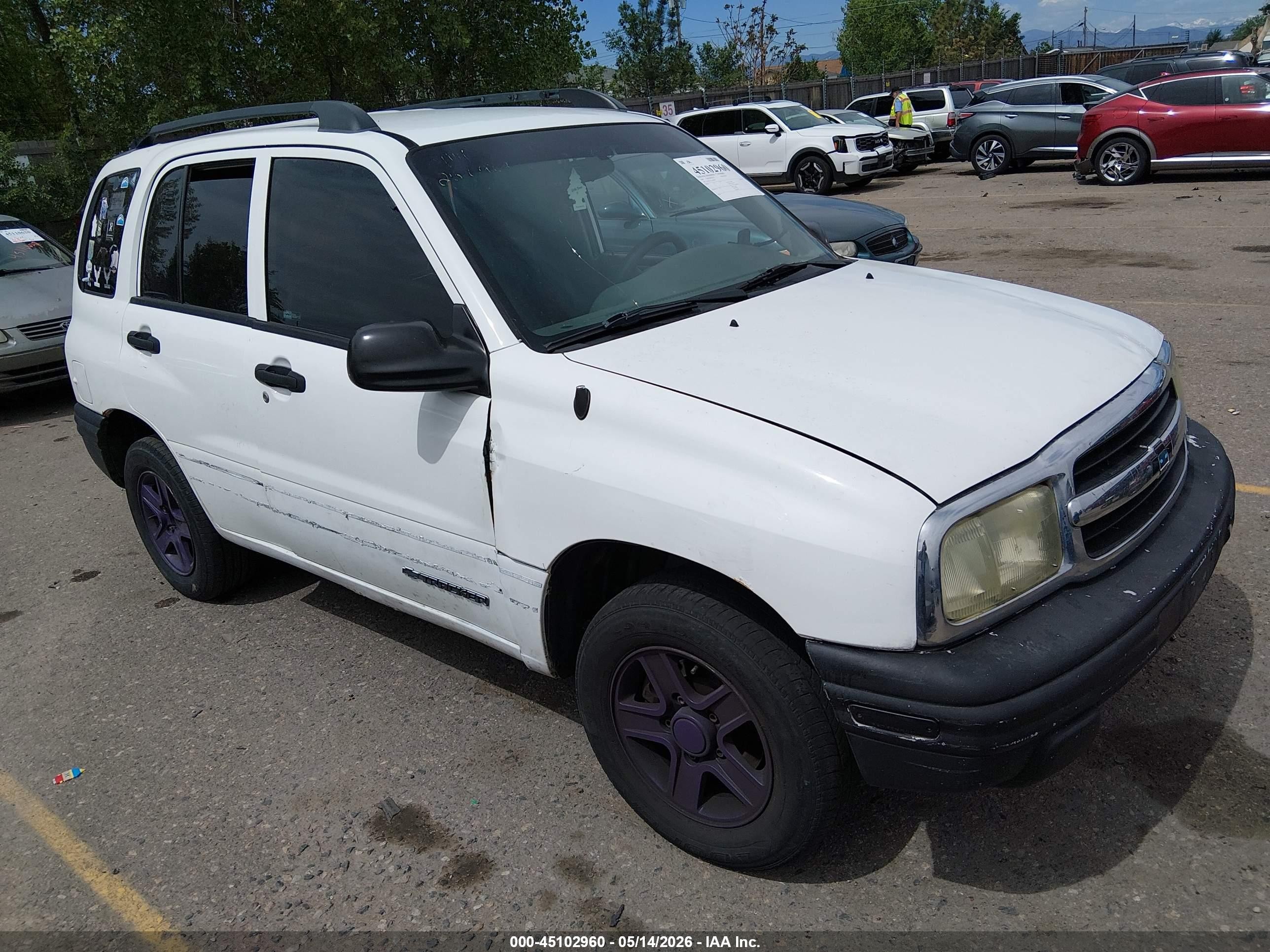 2003 Chevrolet Tracker Hard Top Base White vin: 2CNBE13C336950852